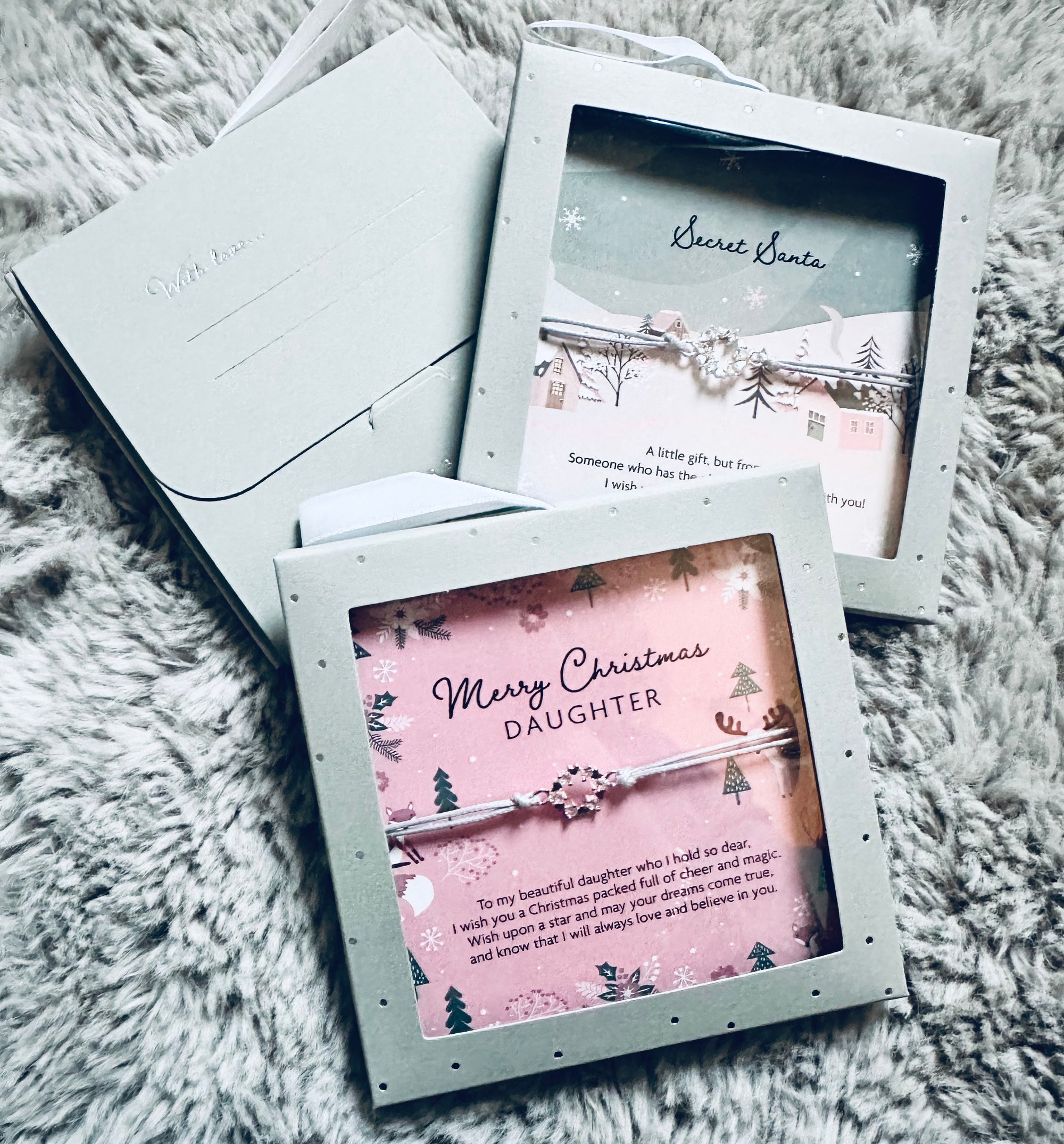 Letterbox Love - Merry Christmas Dog Mum - Bone & Heart - BOXED Cord Bracelet
