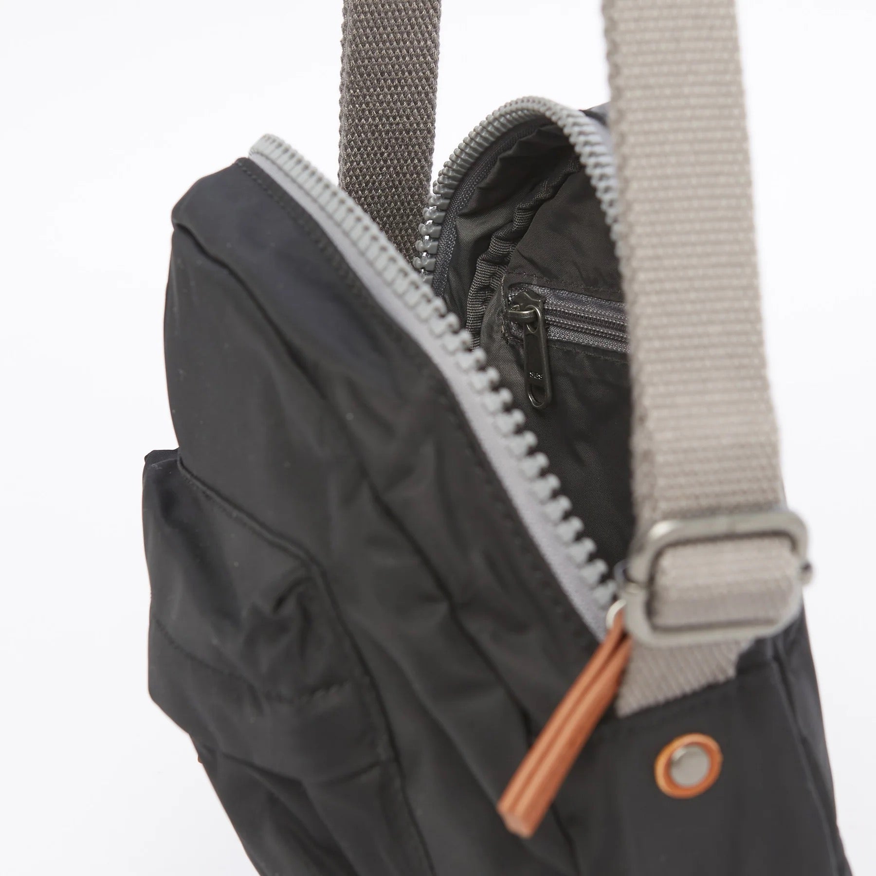 Roka PADDINGTON B -Sustainable Nylon - Black