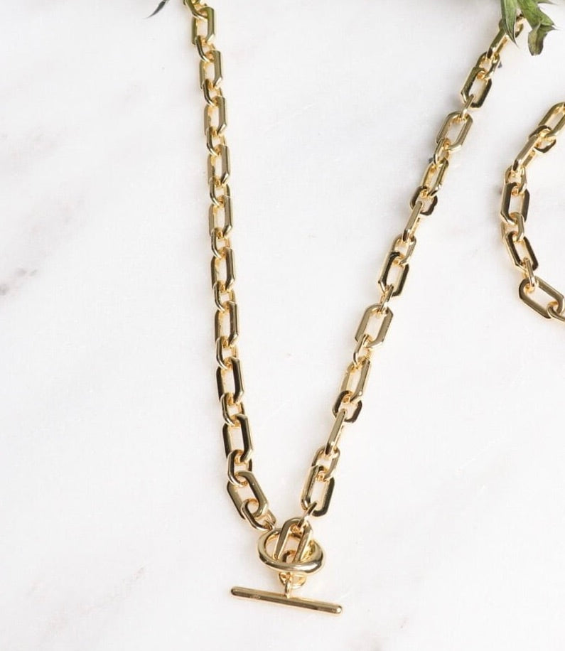 Zelly Gold Linked Oblongs Chain T-Bar Necklace