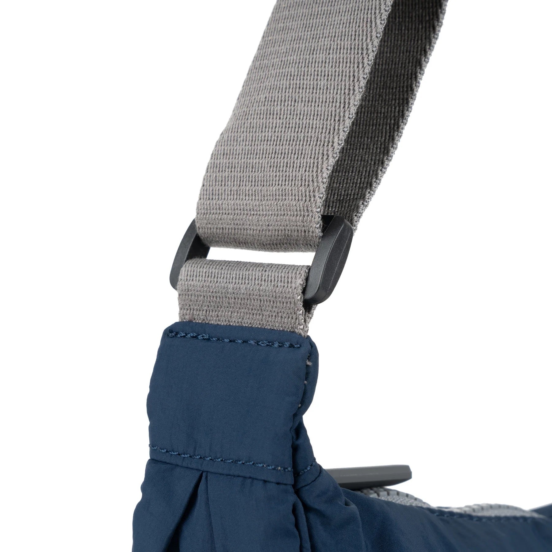 Roka FARRINGDON Crossbody Bag - Taslon - Midnight