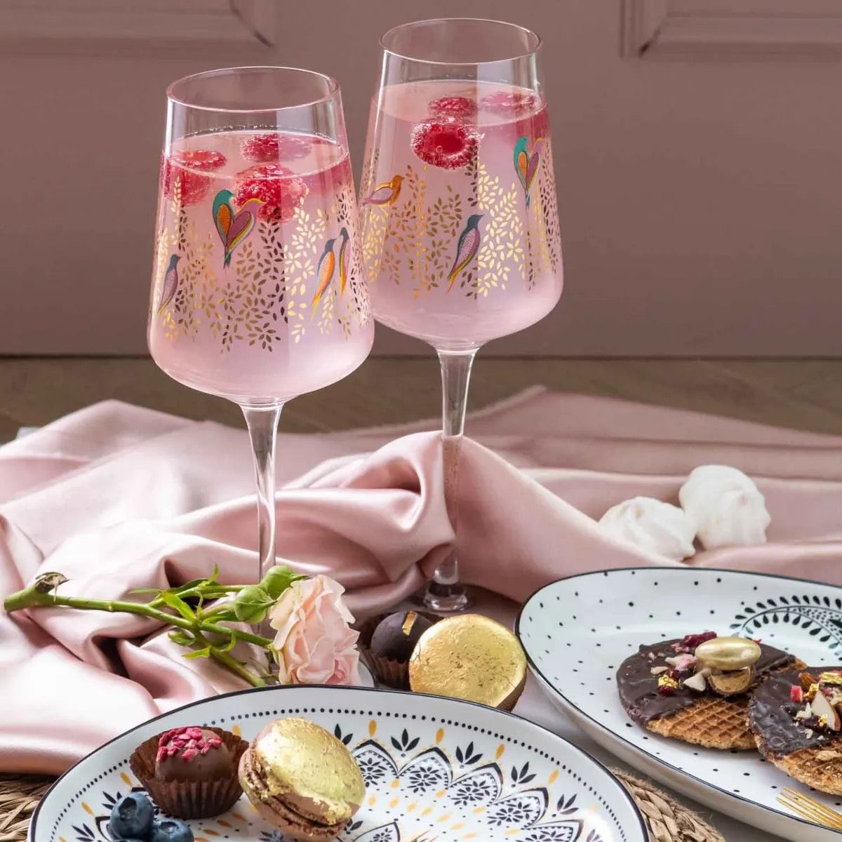Sara Miller London Chelsea Wine Glasses - Set of 2 Gift Boxed