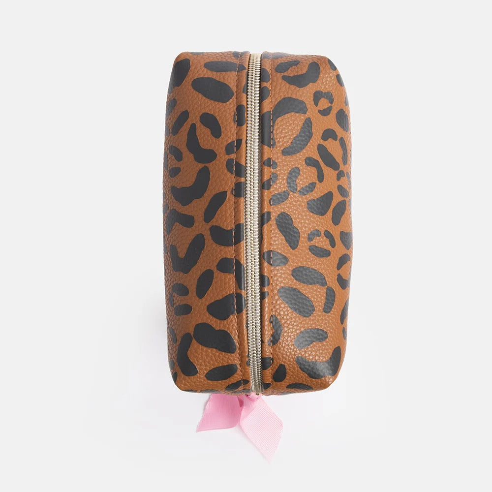 Caroline Gardner Leopard Make-Up Mag