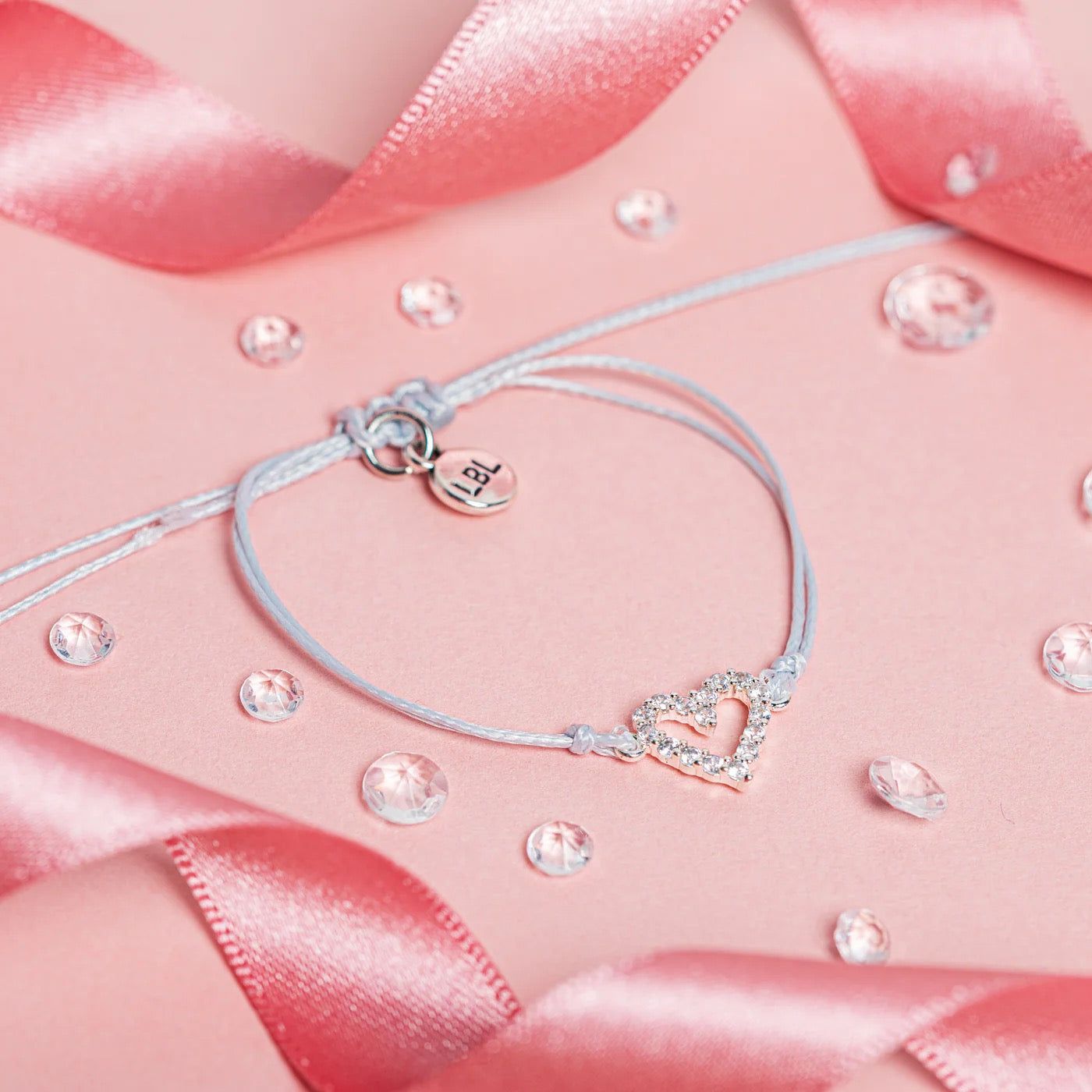 Letterbox Love Sparkly Heart Charm - Merry Christmas Granddaughter String Bracelet