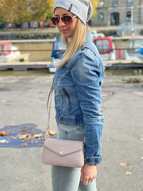 David Jones (CM6120F) Small Envelope Structured Clutch/Crossbody