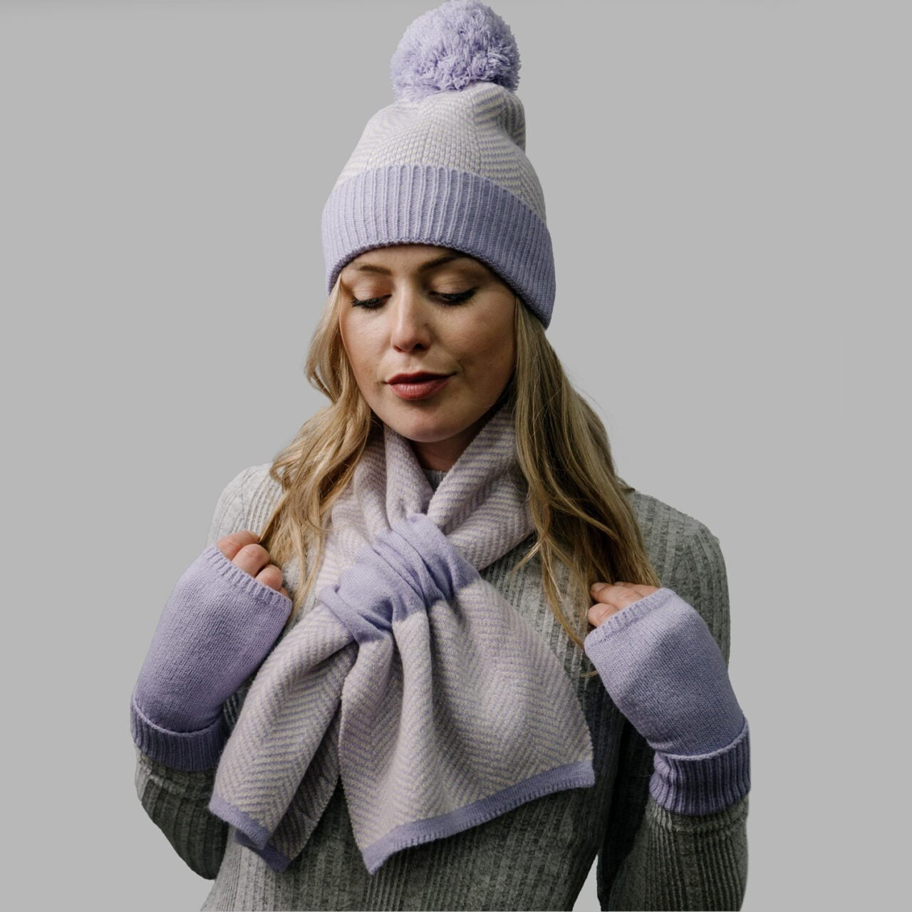 Zelly Herringbone Knitted Pull Through Scarf - Lilac