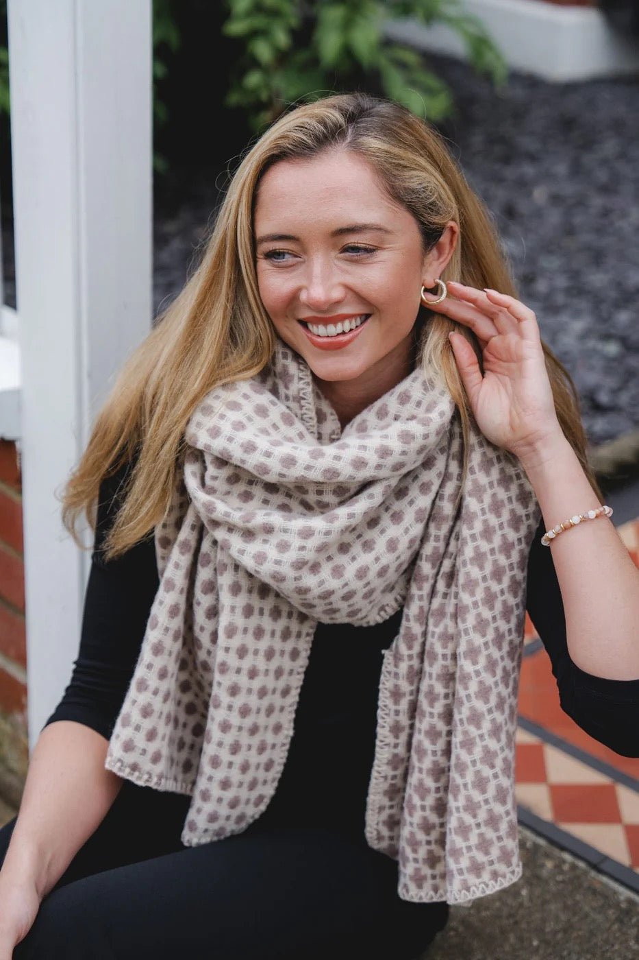 Park Lane Geometric Woven Cosy Scarf - Stone