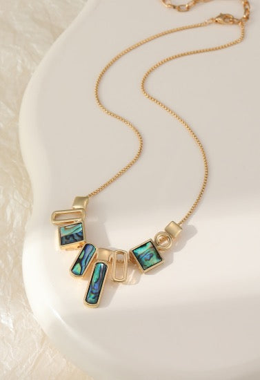 Gracee Jewellery Shell Irregular Graduated Golden Chain Fashion Necklace