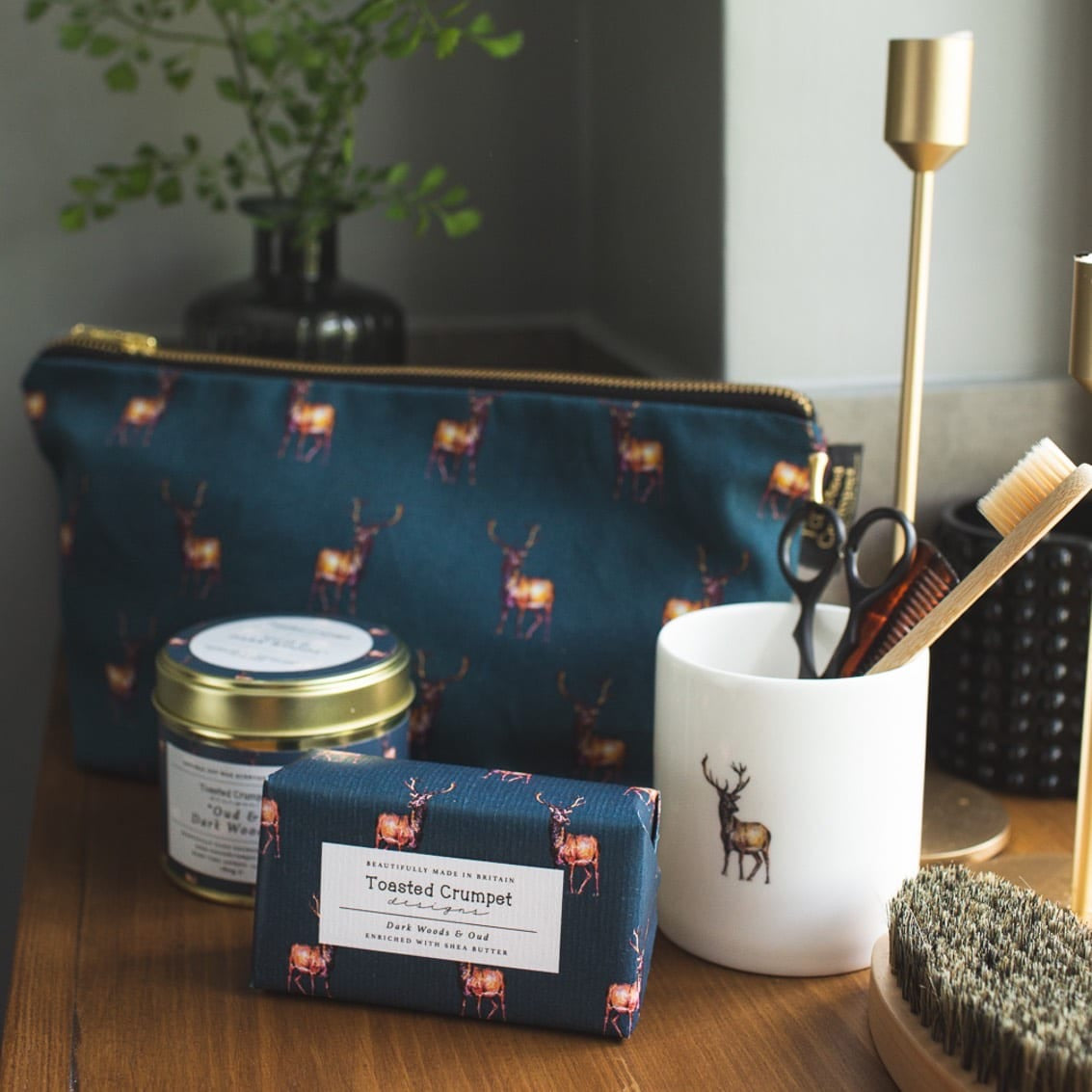 Toasted Crumpet Stag Noir Wash Bag -Navy Blue