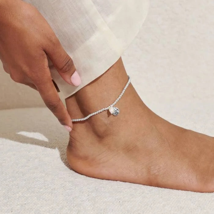 Joma Jewellery - Silver Hammered Teardrop & Pearl Silver Stretch Anklet
