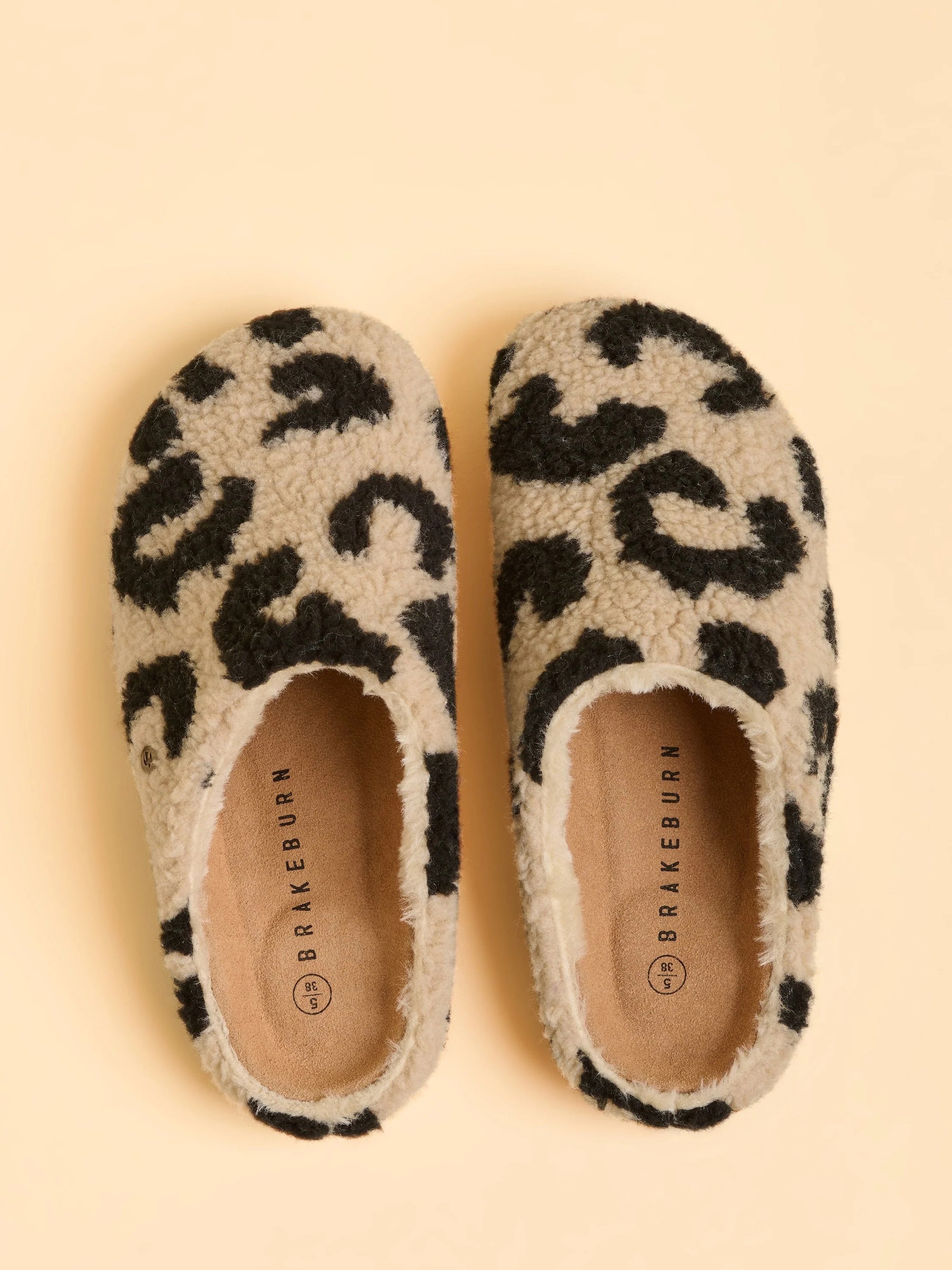 Brakeburn Fireside Print Fleece Slippers - Animal Print