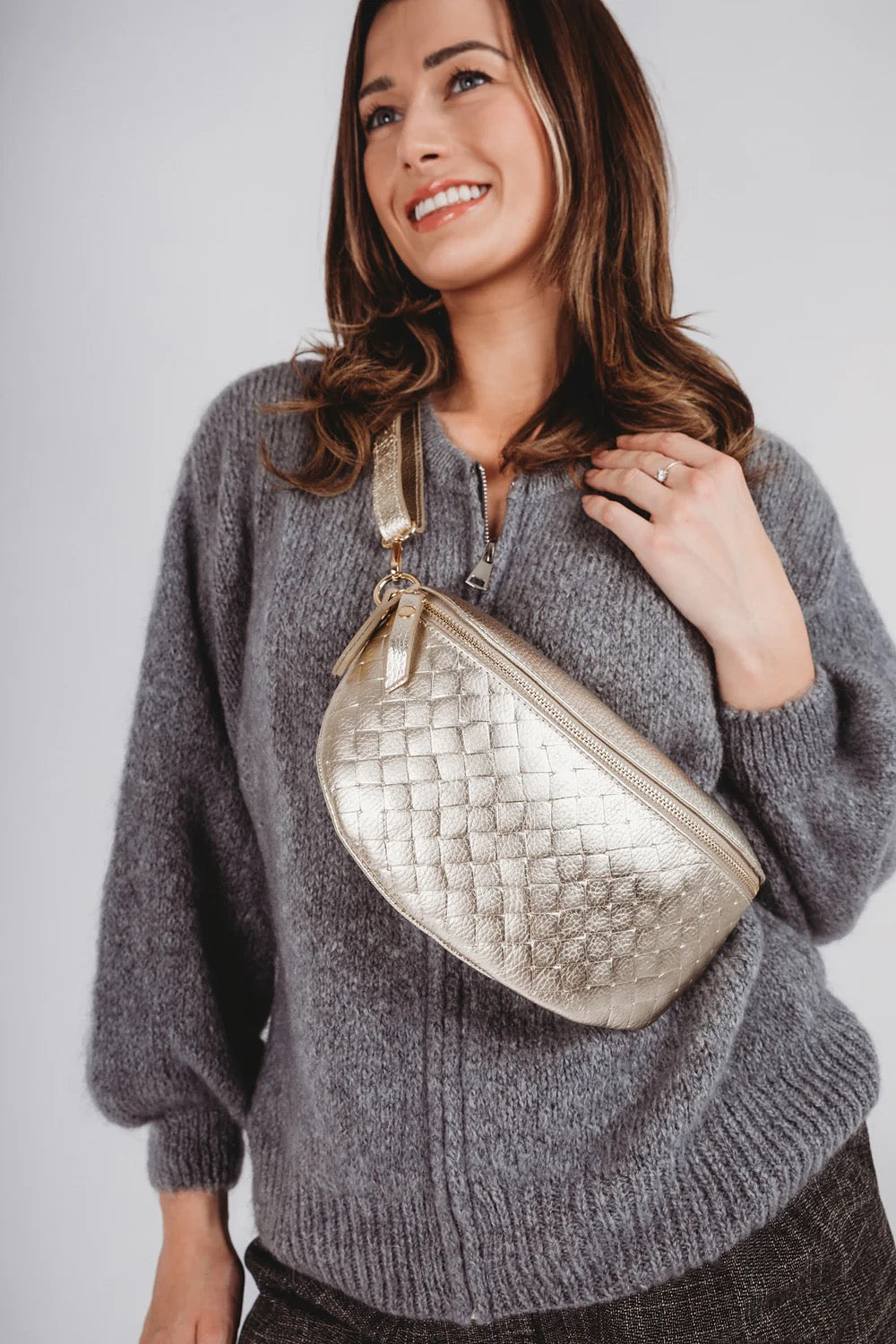 Elie Beaumont Designer Leather Woven Quilted Sling Crossbody Bag - Metallic Gold (GOLD Fittings)