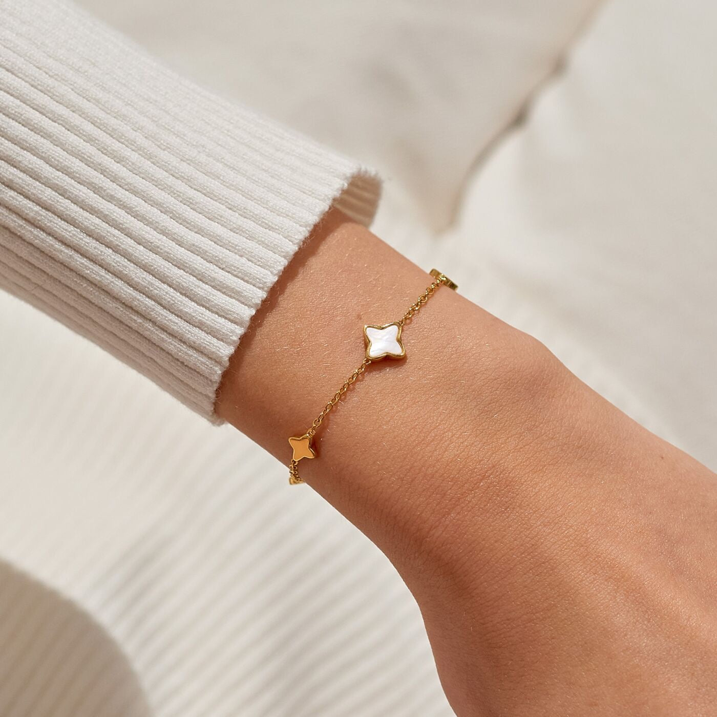 Joma Jewellery - Style Stories - Mother of Pearl Gold Clover Bracelet