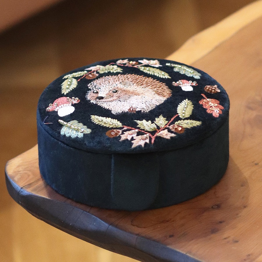POM Dark Teal Velvet Hedgehog & Autumnal Leaves Medium Round Jewellery Box