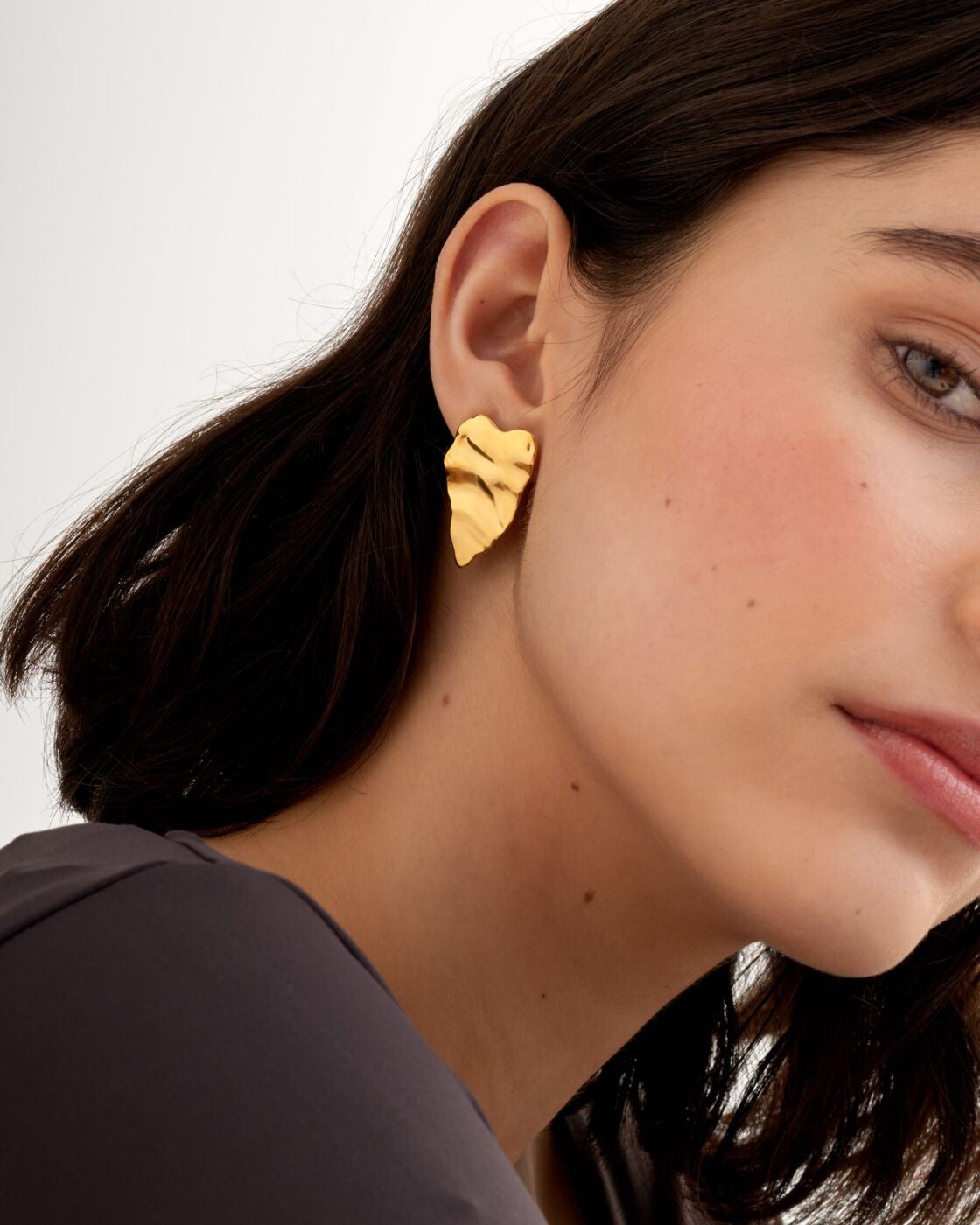 Katie Loxton Waterproof Jewellery - Molten Oversized - Gold Luxe Heart Earrings