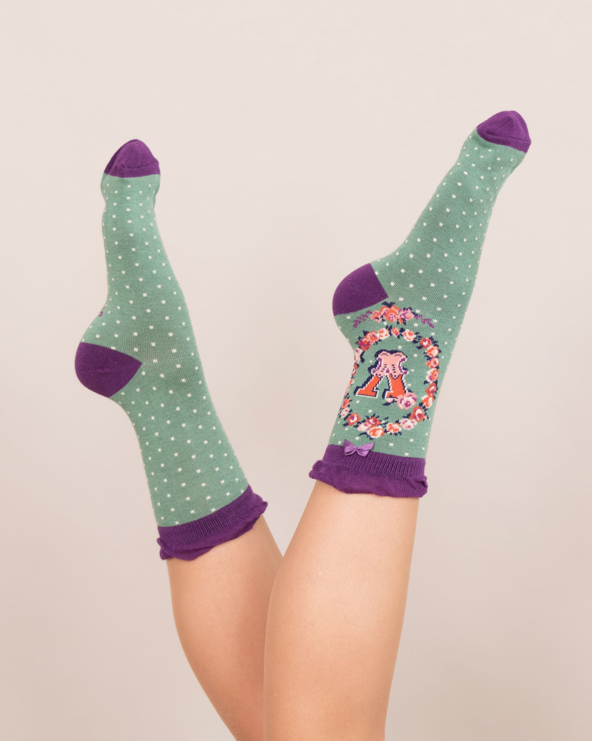 Powder Alphabet Socks - Letter V