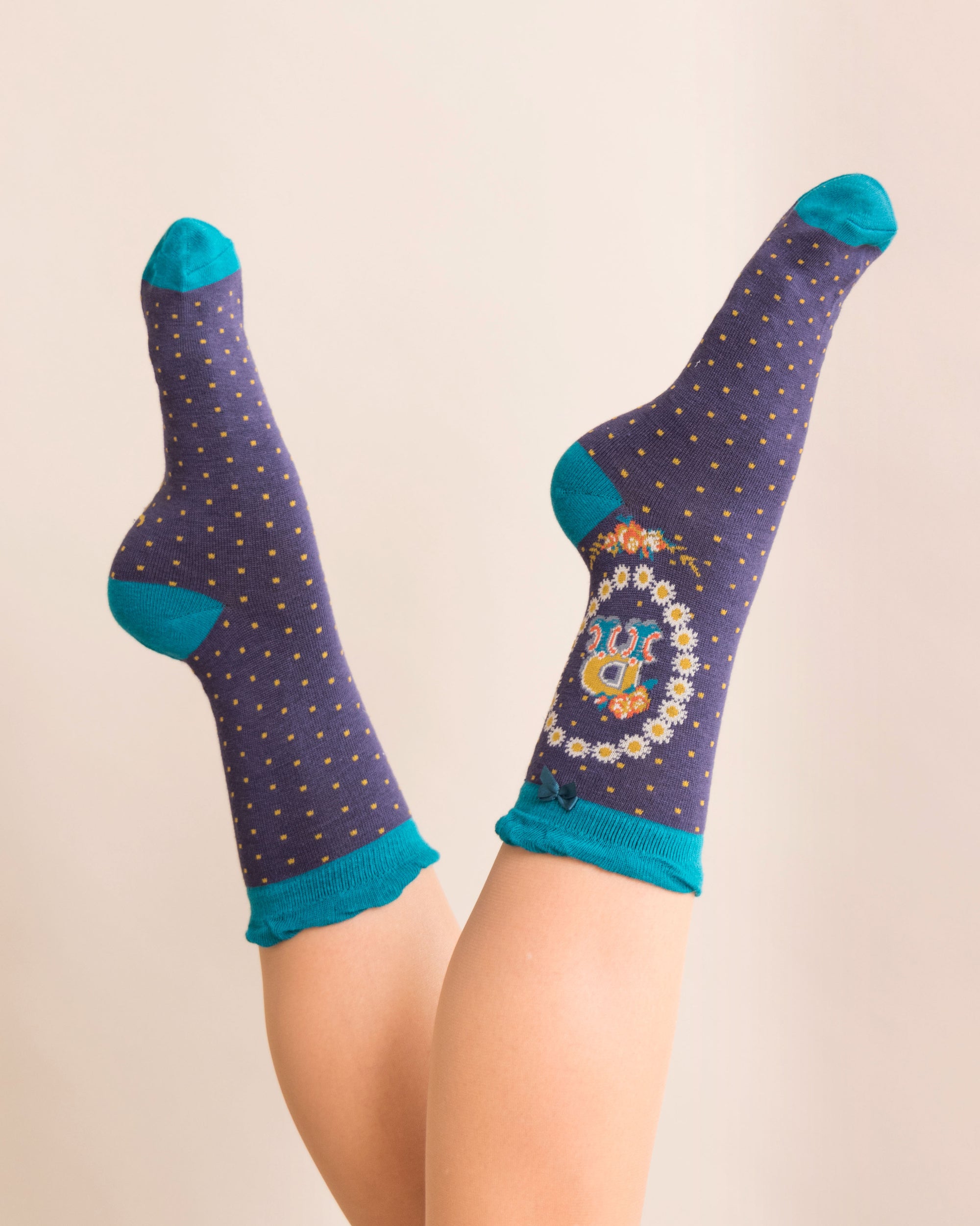 Powder Alphabet Socks - Letter R