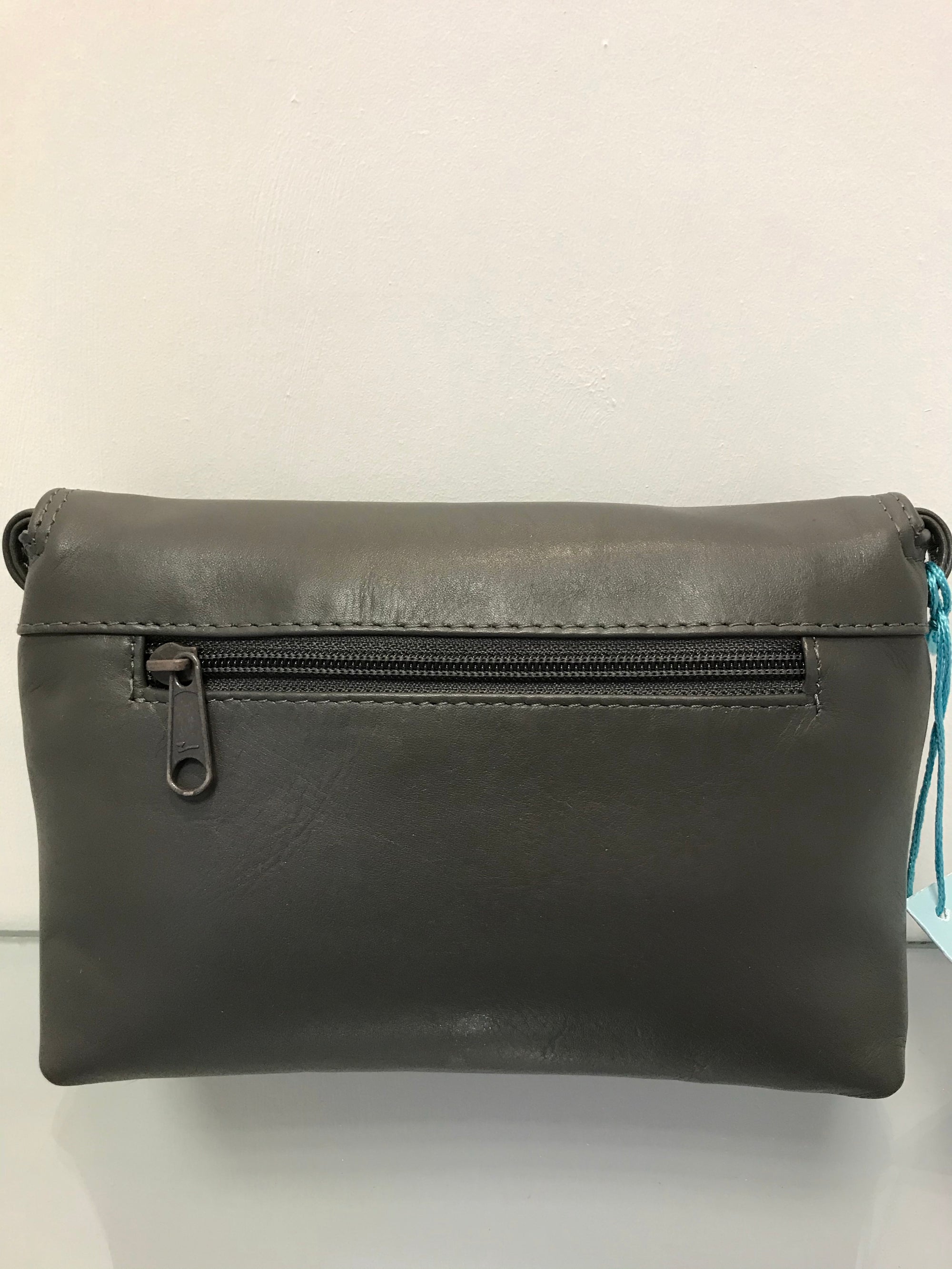 Nova Leathers Rounded Flap Over Clutch/Crossbody Handbag - Grey (0592E)