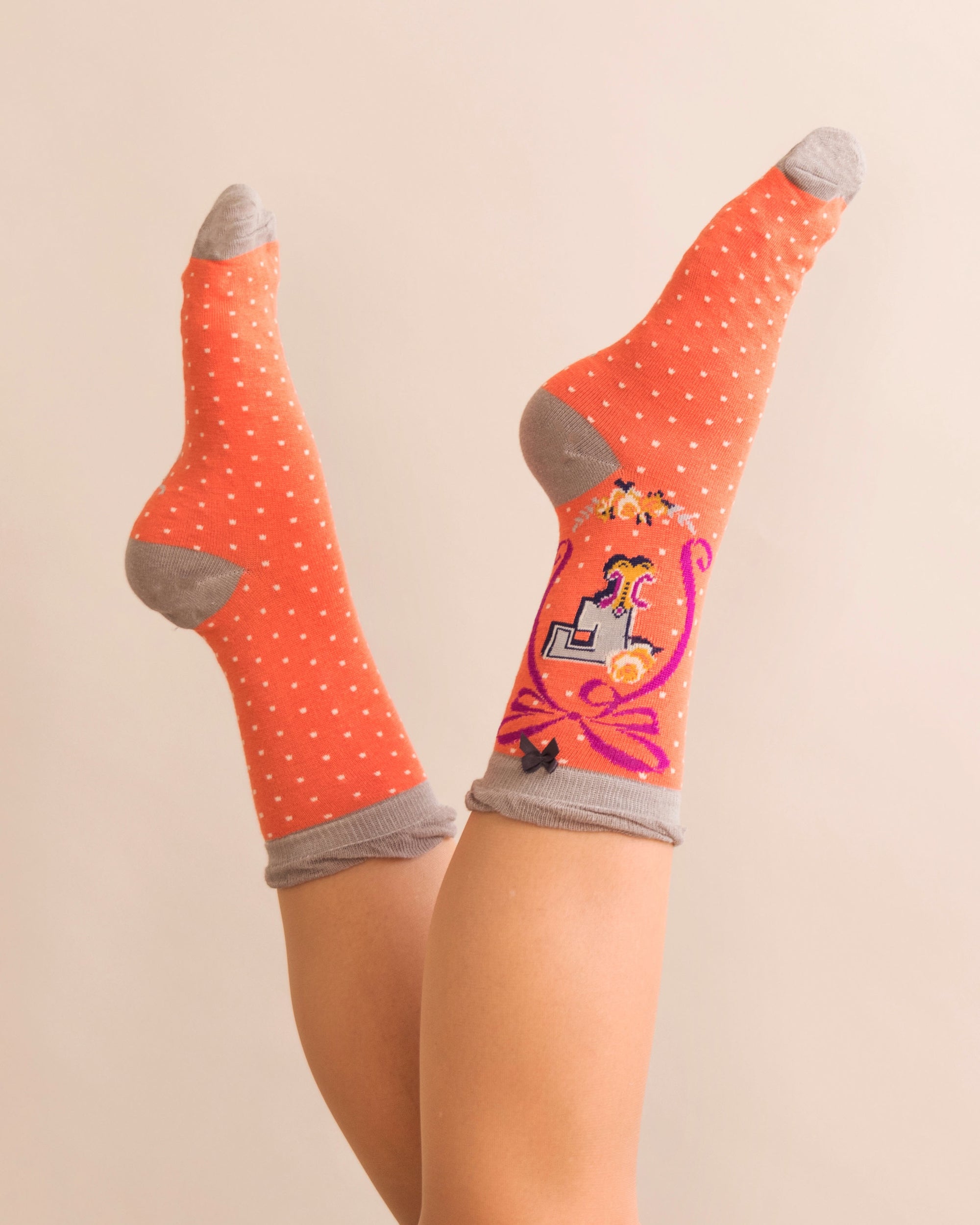 Powder Alphabet Socks - Letter F