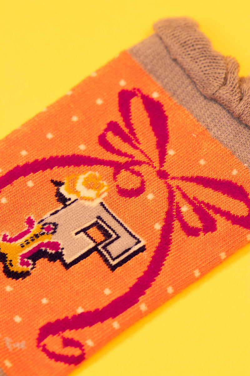 Powder Alphabet Socks - Letter F