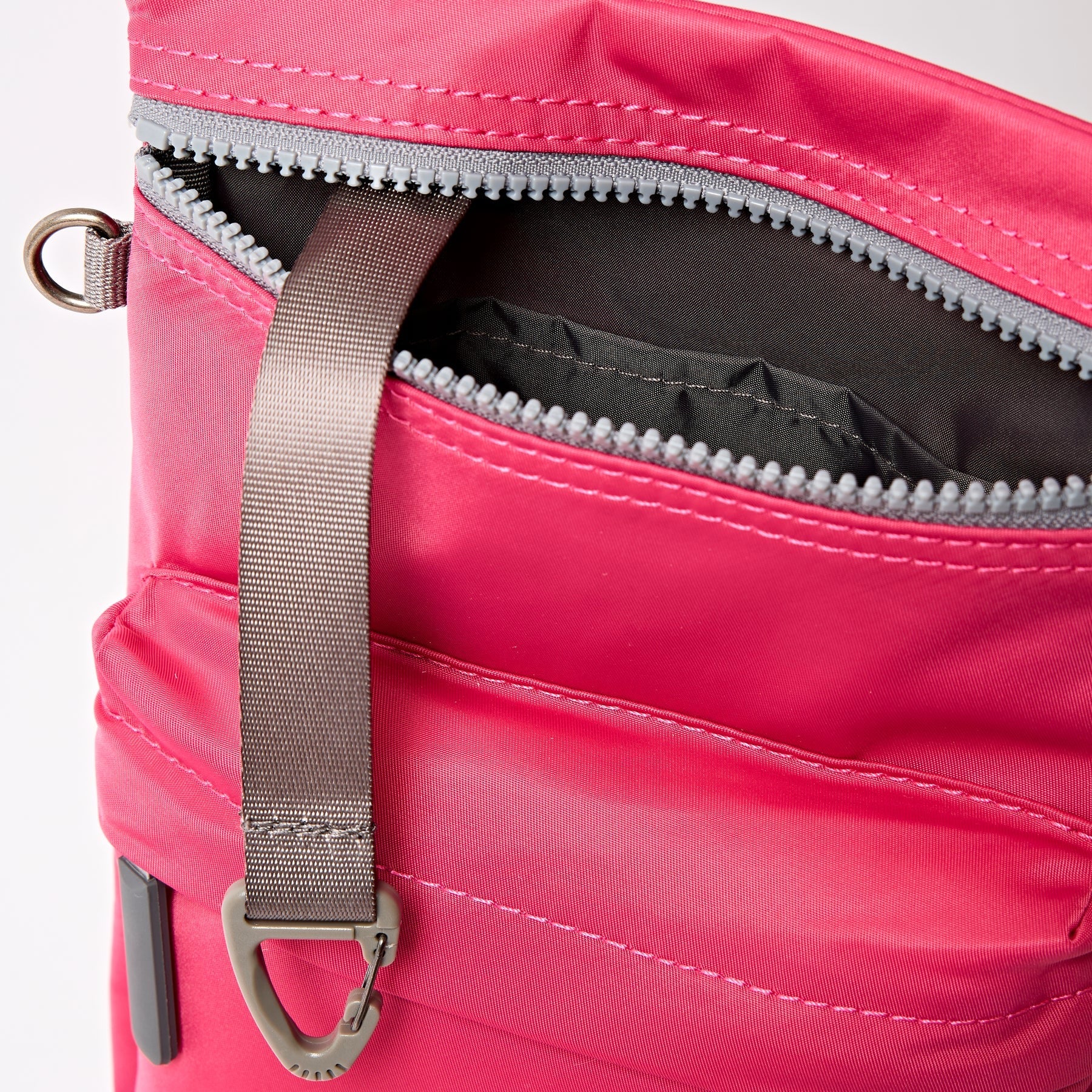 Roka CHELSEA B - MEDIUM Crossbody Bag -Recycled Nylon - Granita Red