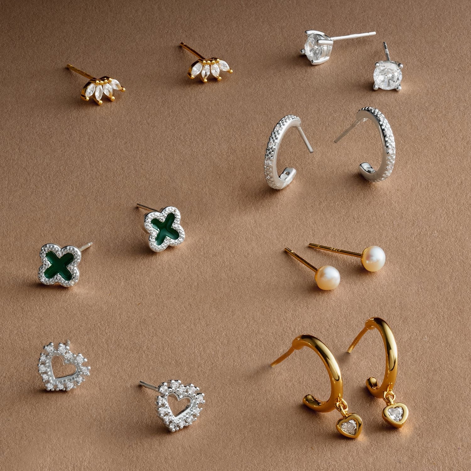 Joma Jewellery Moments to Shine - Perfectly You - Gold Plated Boxed Heart Hoop Earrings