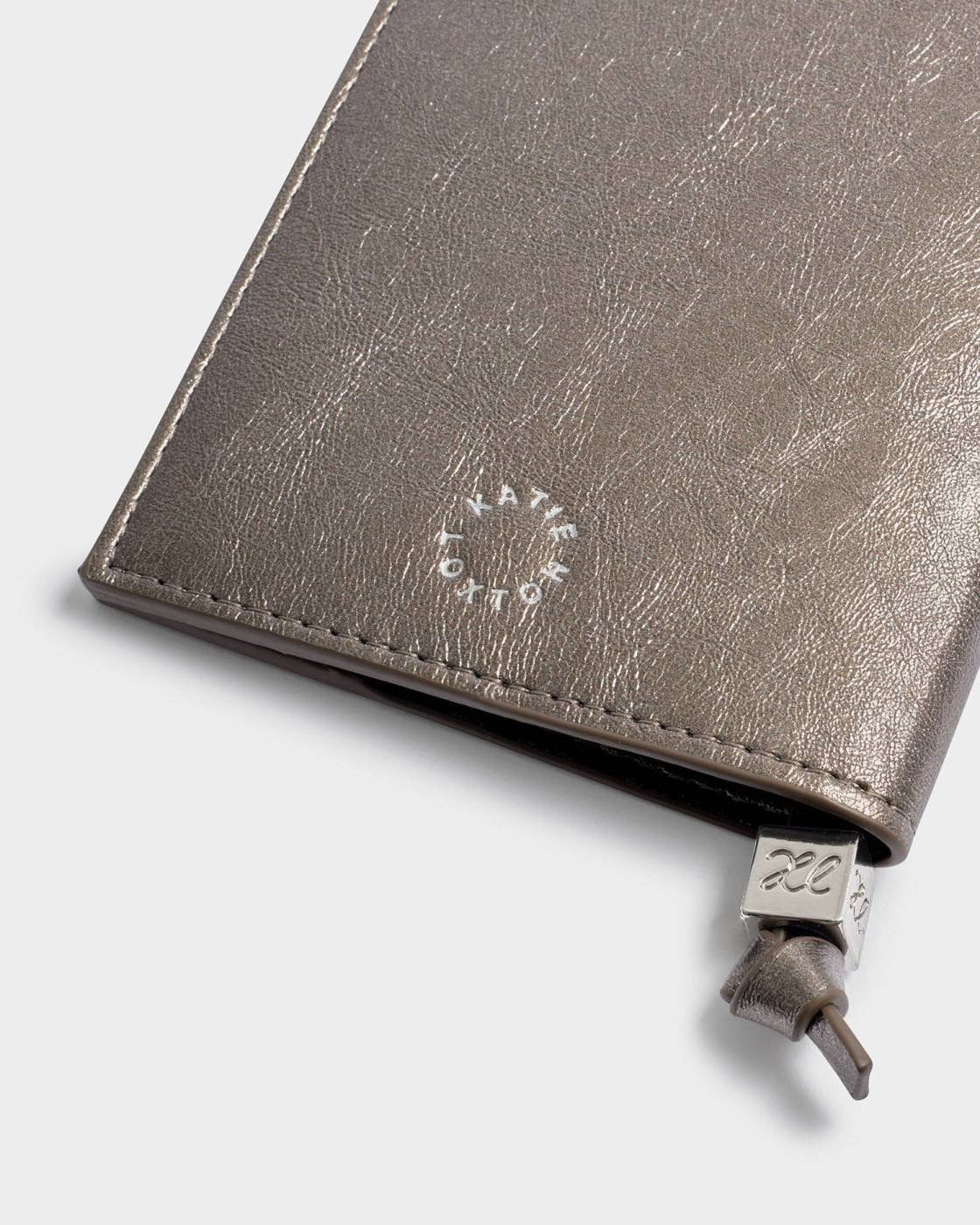 Katie Loxton - World is Your Oyster - Passport Holder -Pewter