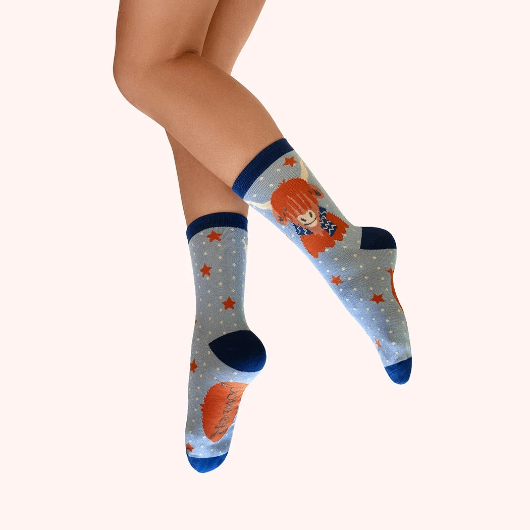 Powder - Highland Cow in a Scarf Glitter - Ladies Bamboo Ankle Socks - Blue