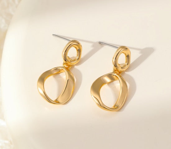Gracee Jewellery - Duo Organic Ovals - Dangly Earrings - Gold