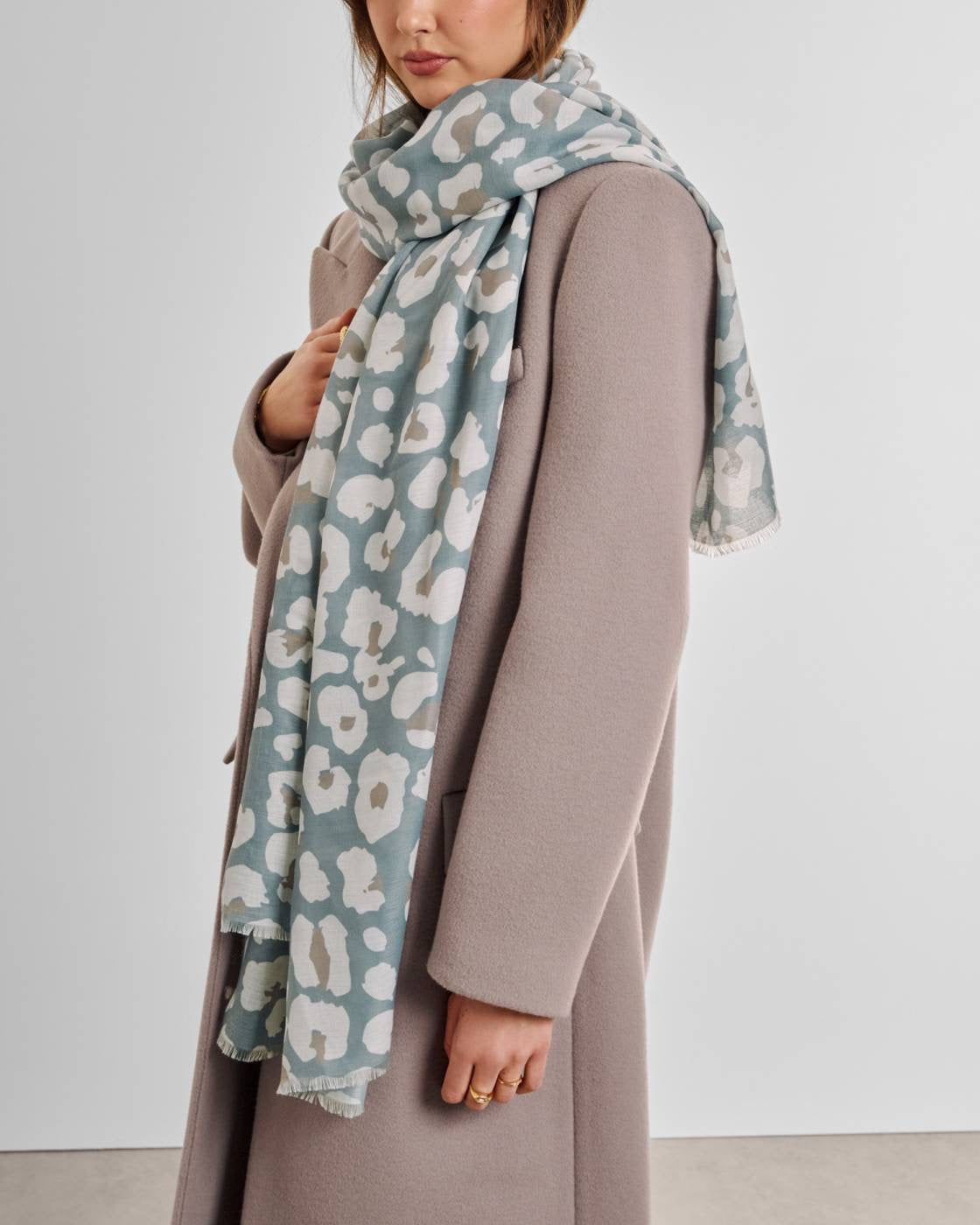 Katie Loxton Printed Scarf - Abstract Floral -Grey/Taupe/Off White