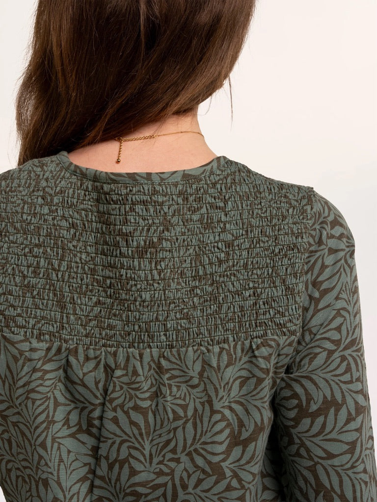 Brakeburn - Brenda - Smock Front Trailing Leaves Print - Long Sleeved T-shirt - Green