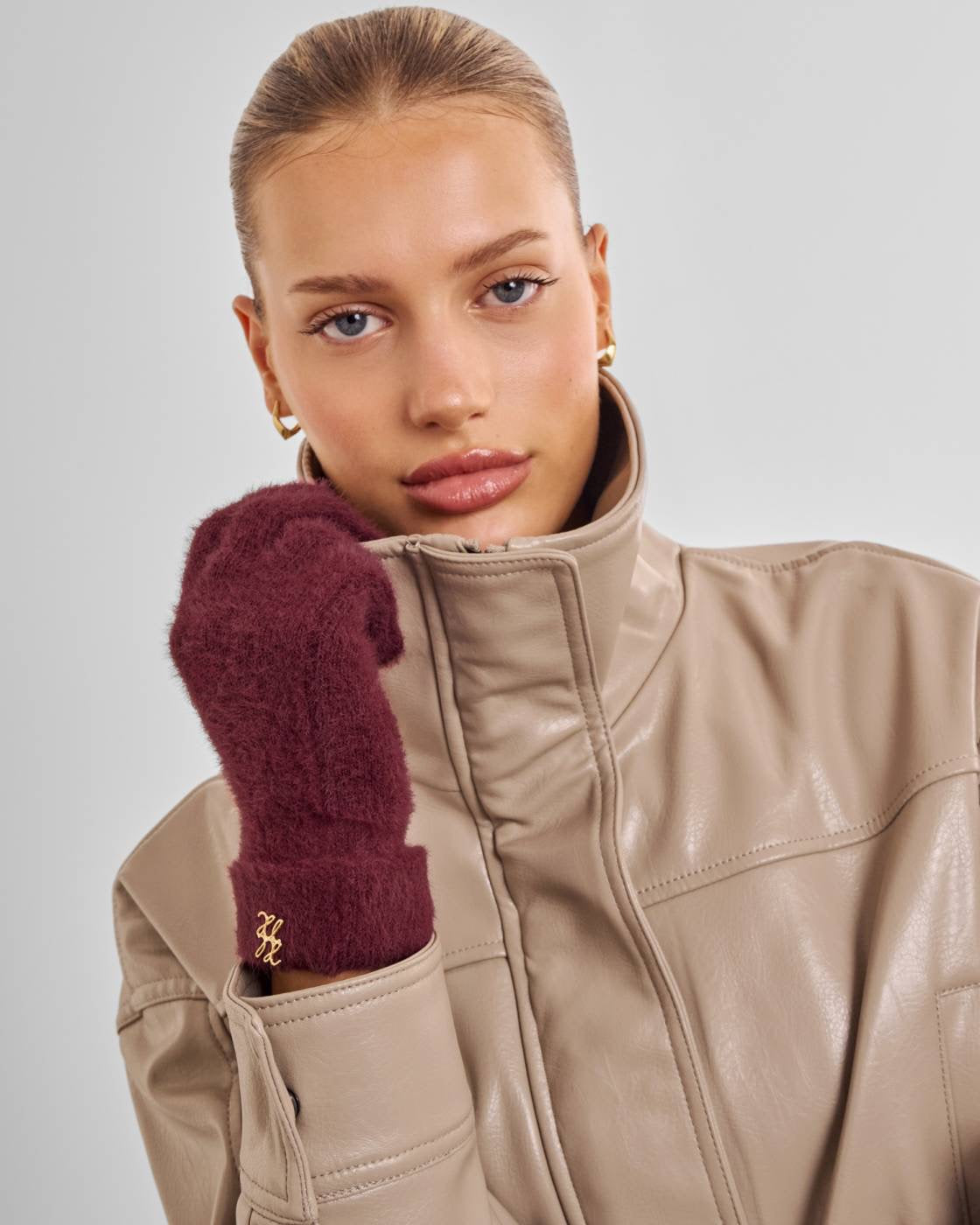 Katie Loxton - Gift Boxed - Soft Knit Gloves - Cherry