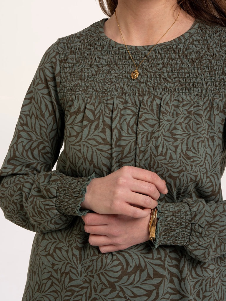 Brakeburn - Brenda - Smock Front Trailing Leaves Print - Long Sleeved T-shirt - Green