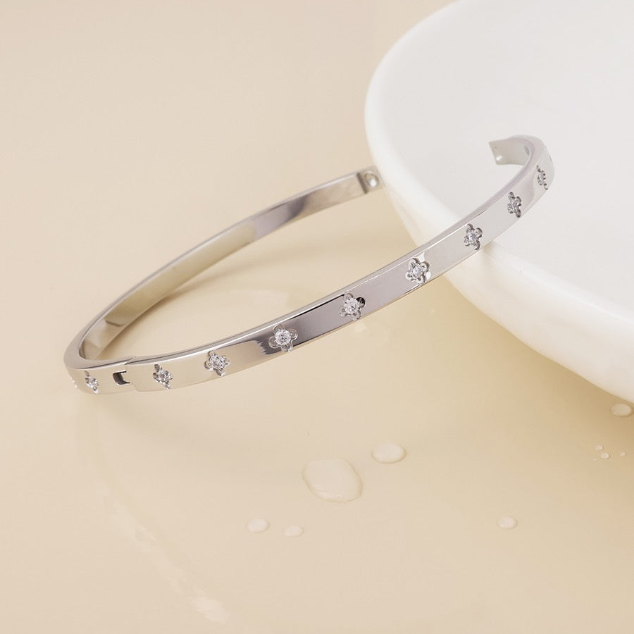 POM WATERPROOF - Faith Stainless Steel Clover Crystal Bangle - Silver/Clear