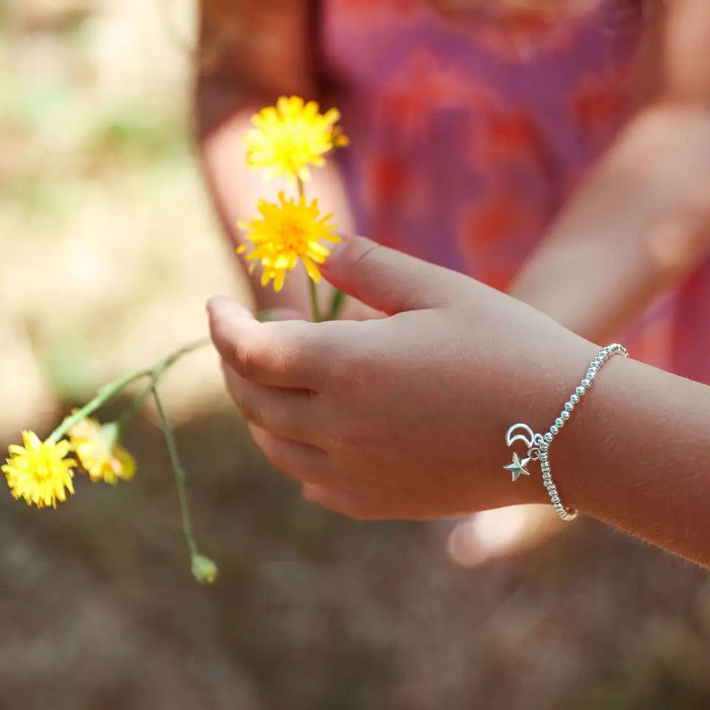 Letterbox Love - Believe in Yourself - Moon &amp; Star - CHILDREN'S - Silver Plated Stretch Bracelet