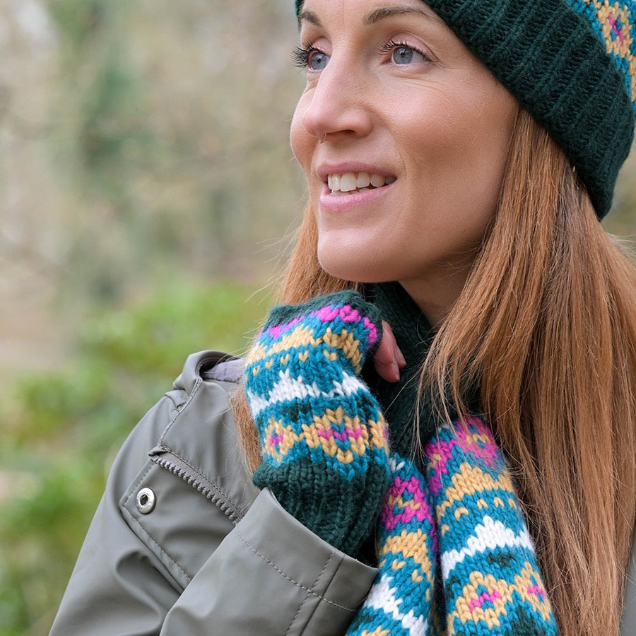 POM - Valentina - Patterened Chunky Knit Wrist Warmers Gloves - Dark Green/Camel/Pink Mix