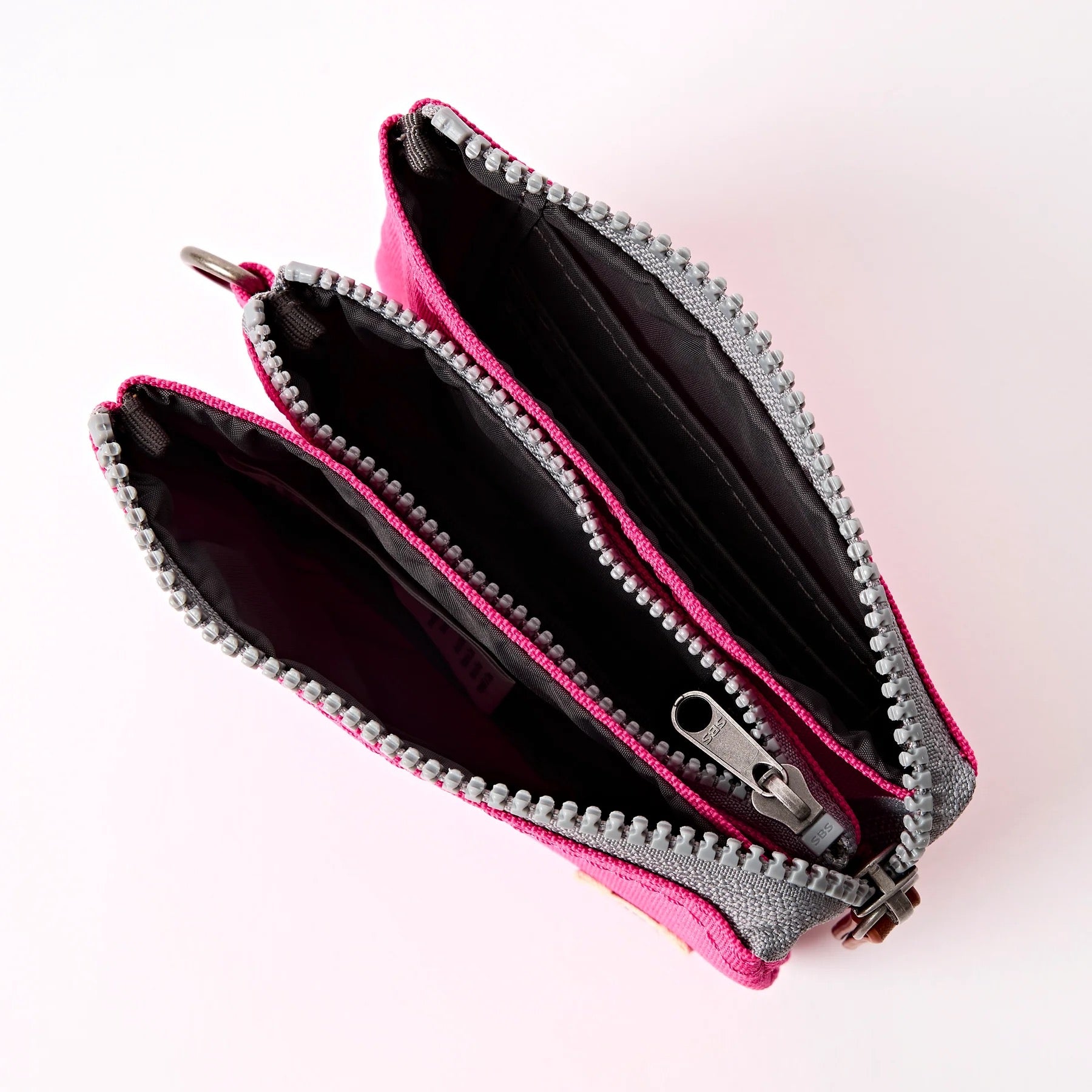 Roka Carnaby Small Wallet - Recycled Canvas - Granita Red – Jolu