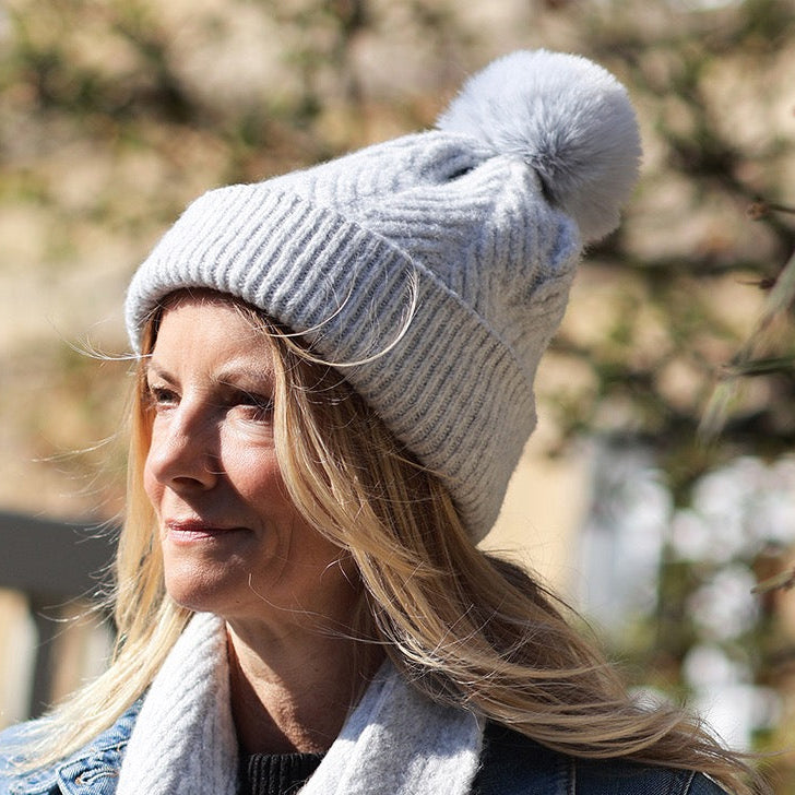 POM - Charlotte - Herringbone Knit Bobble Hat - Soft Grey