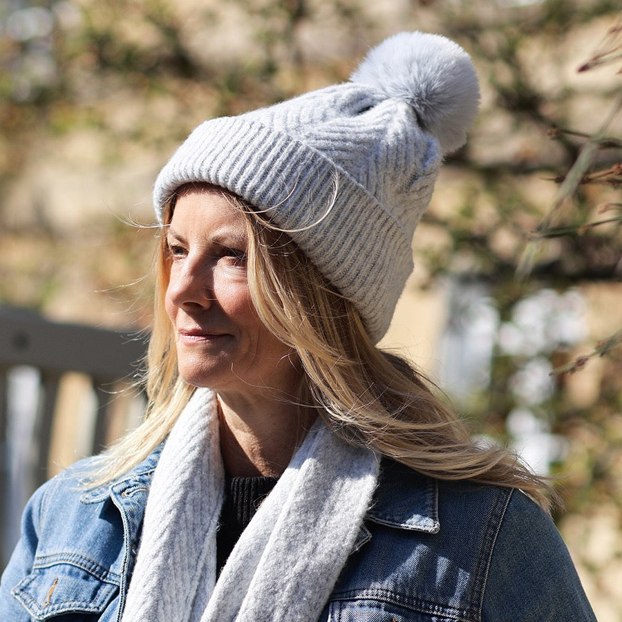 POM - Charlotte - Herringbone Knit Bobble Hat - Soft Grey