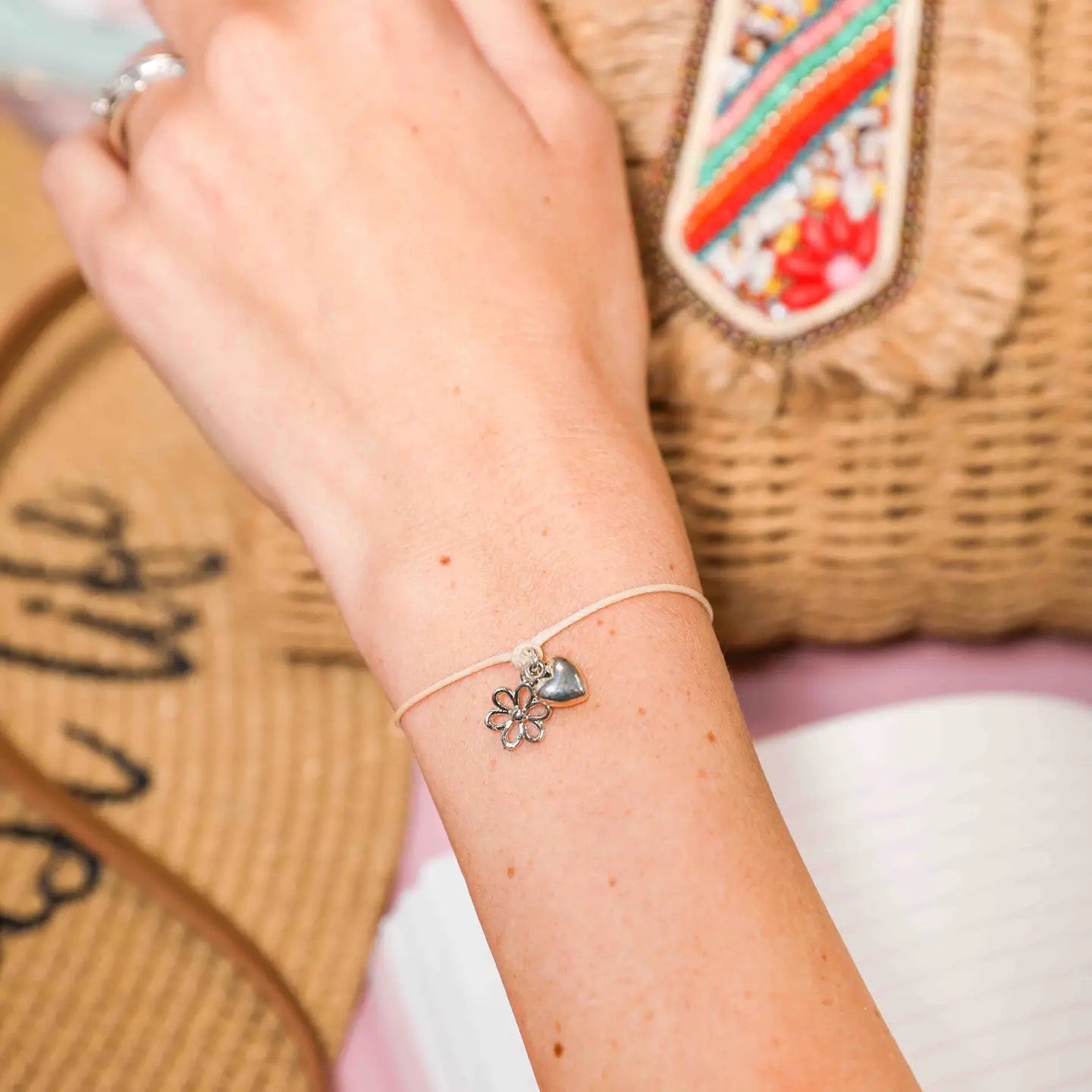 Letterbox Love Seeded Card Bracelet - Sending Hugs - Puff Heart &amp; Flower