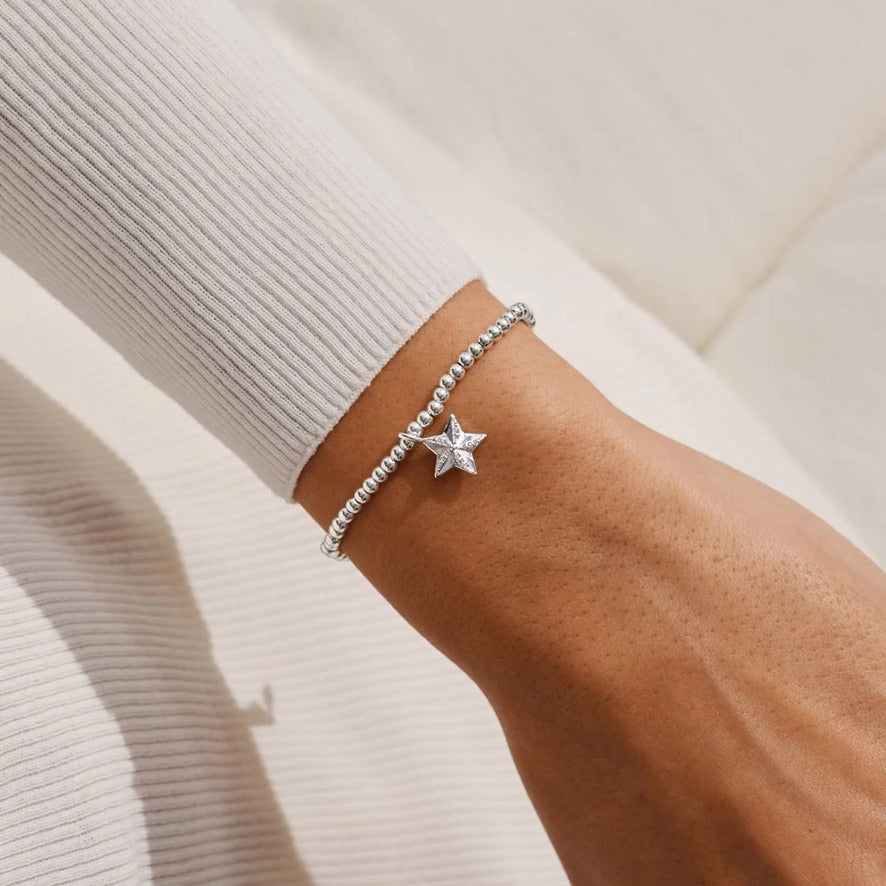 Joma Jewellery - A Little Merry Christmas Amazing Auntie - Silver Plated Bracelet