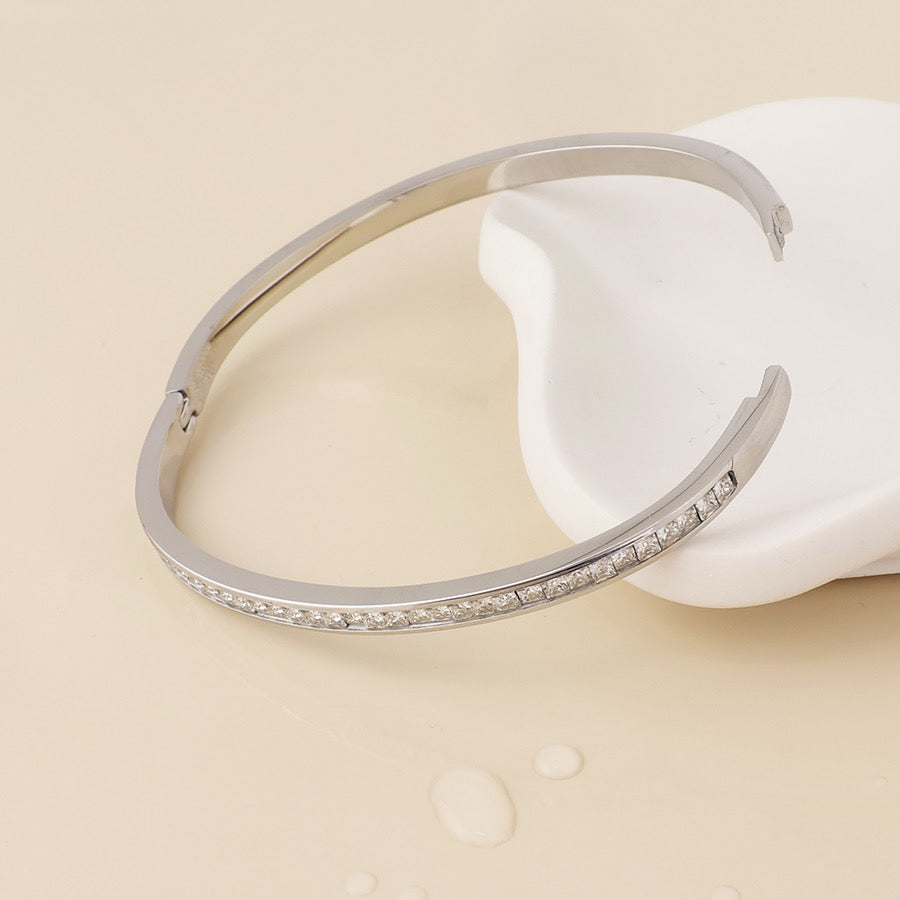 POM WATERPROOF - Elera Stainless Steel Crystal Bangle - Silver/Clear