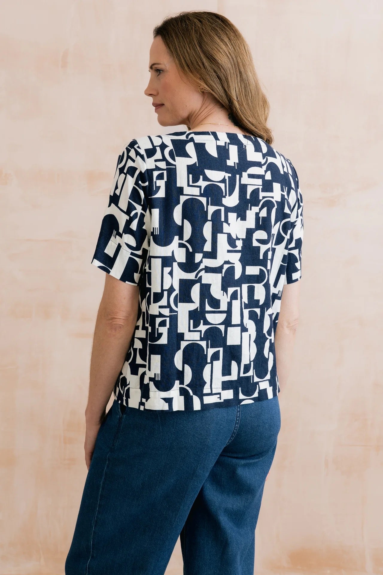Bella Linen Blend Geometric Shell Top - Navy &amp; White - Lily &amp; Me