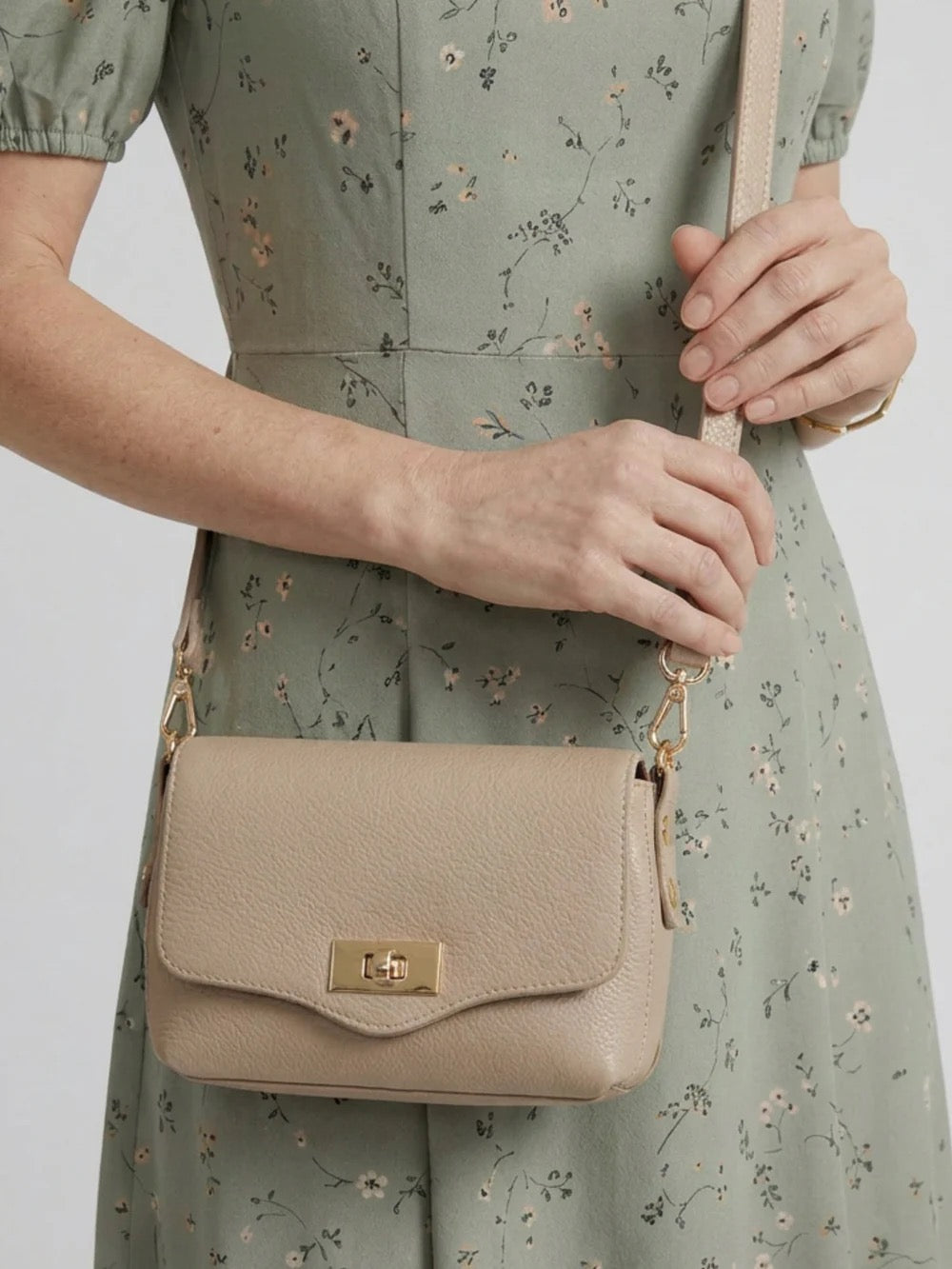 Elie Beaumont Leather Twist Lock Small Crossbody Bag - Biscuit (GOLD Fittings)