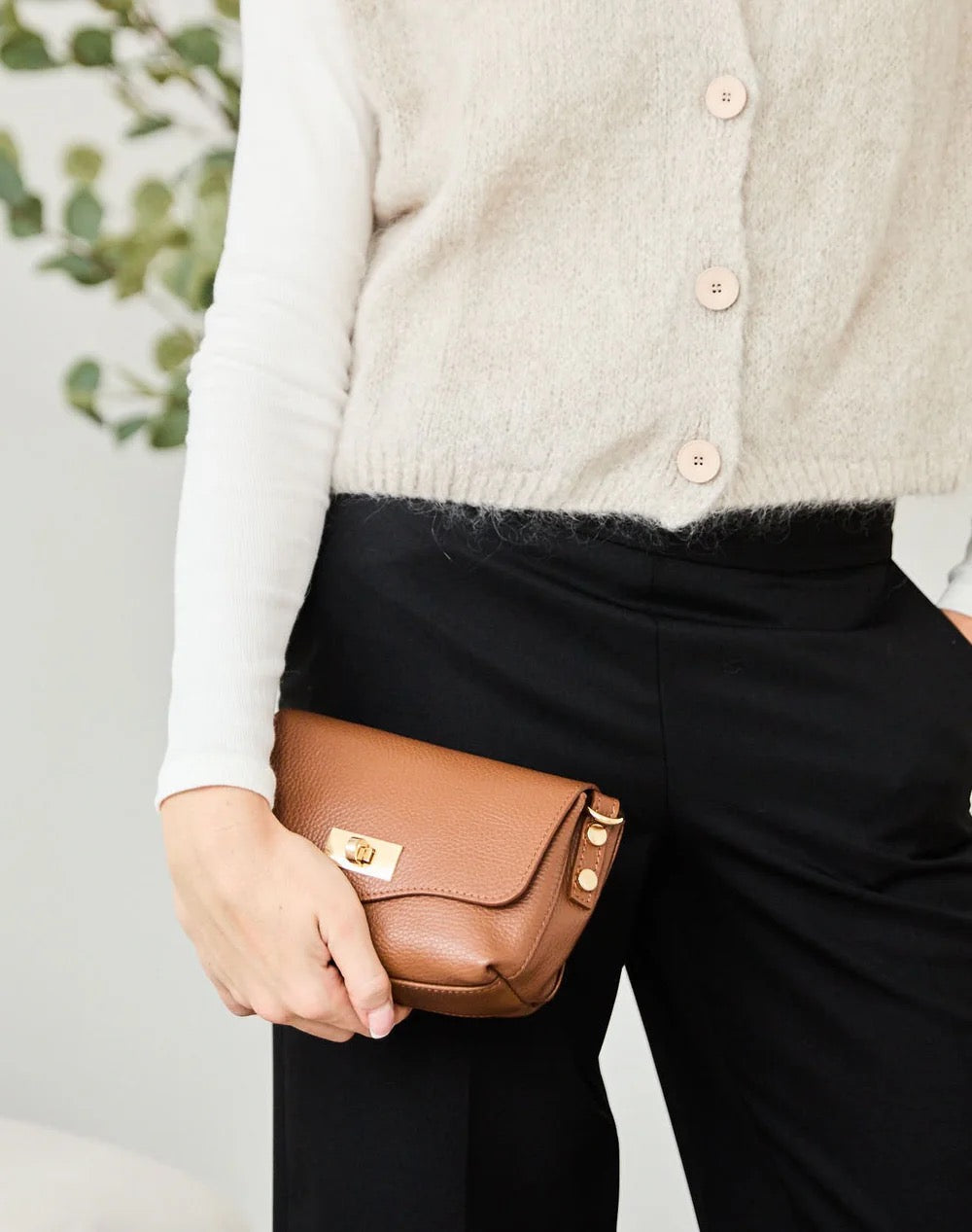 Elie Beaumont Designer Leather Twist Lock Small Crossbody Bag - Tan (GOLD Fittings)