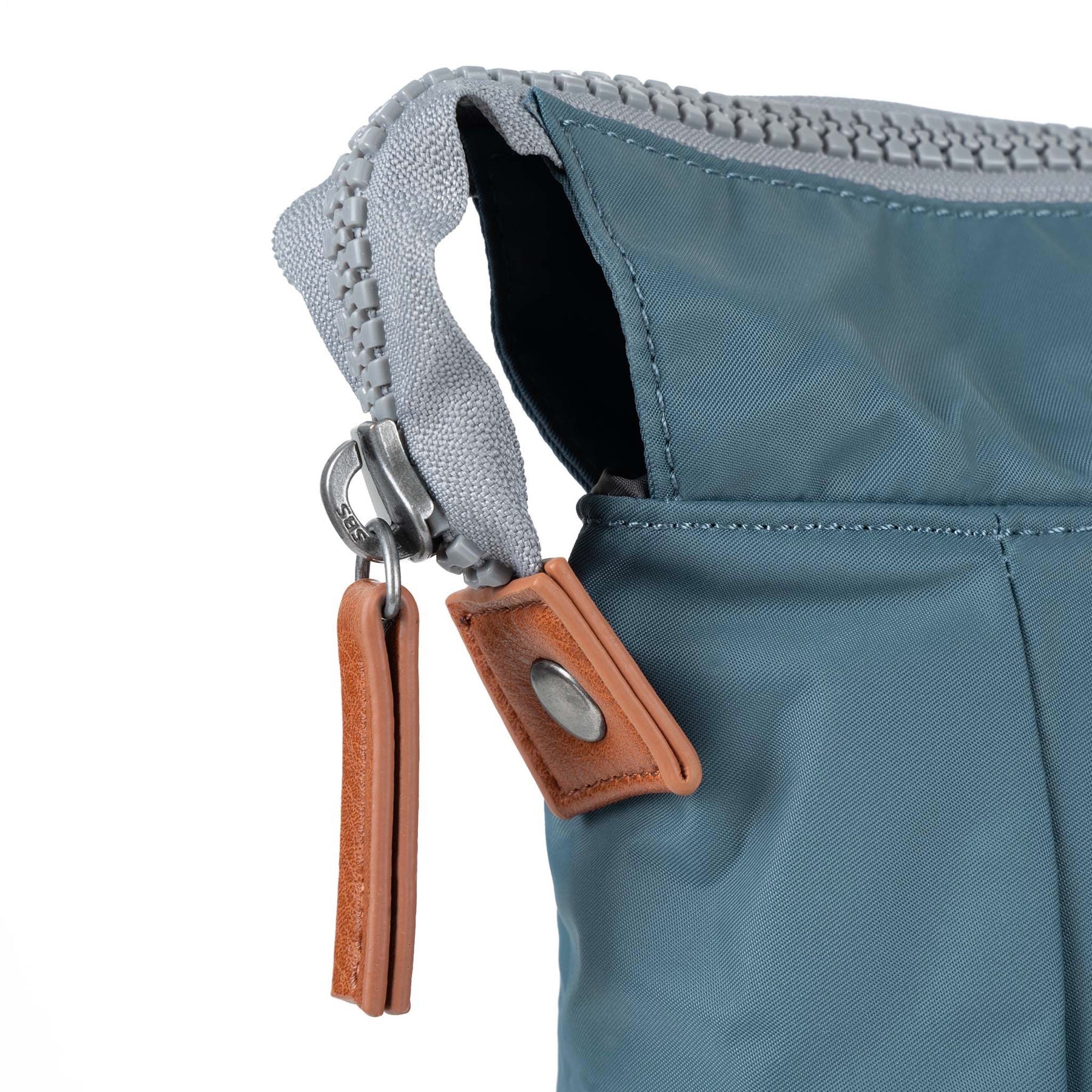 Sac à dos durable Roka Bantry B en nylon bleu nuit Sac à dos durable Roka Bantry B en nylon bleu nuit