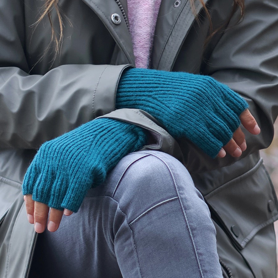 POM - Yasmin - Fine Rib Knit Plain Fingerless Gloves - Teal