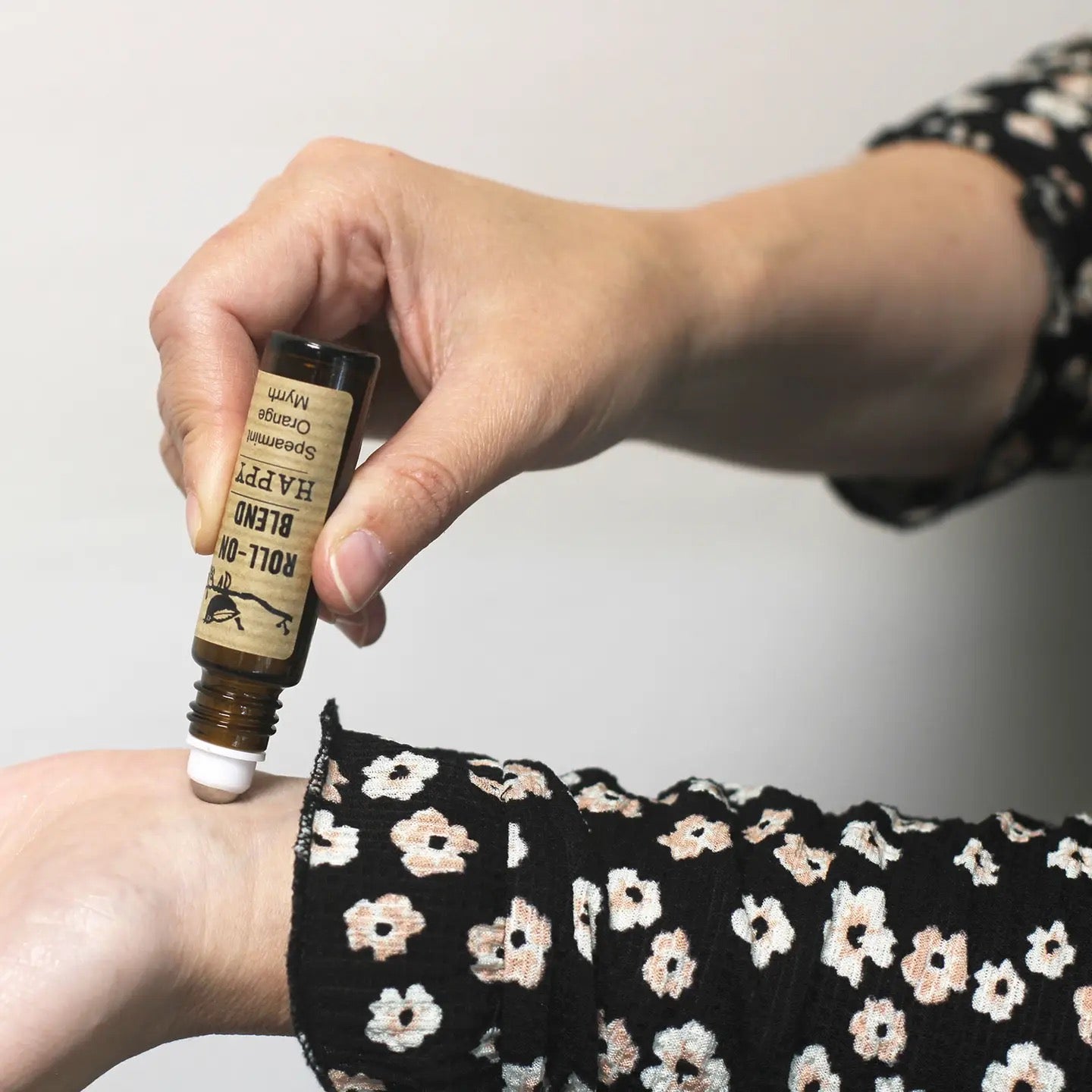 Agnes+Cat - Sleep - Roll On Essential Oils Blend - Chamomile, Lavender  &amp; Neroli
