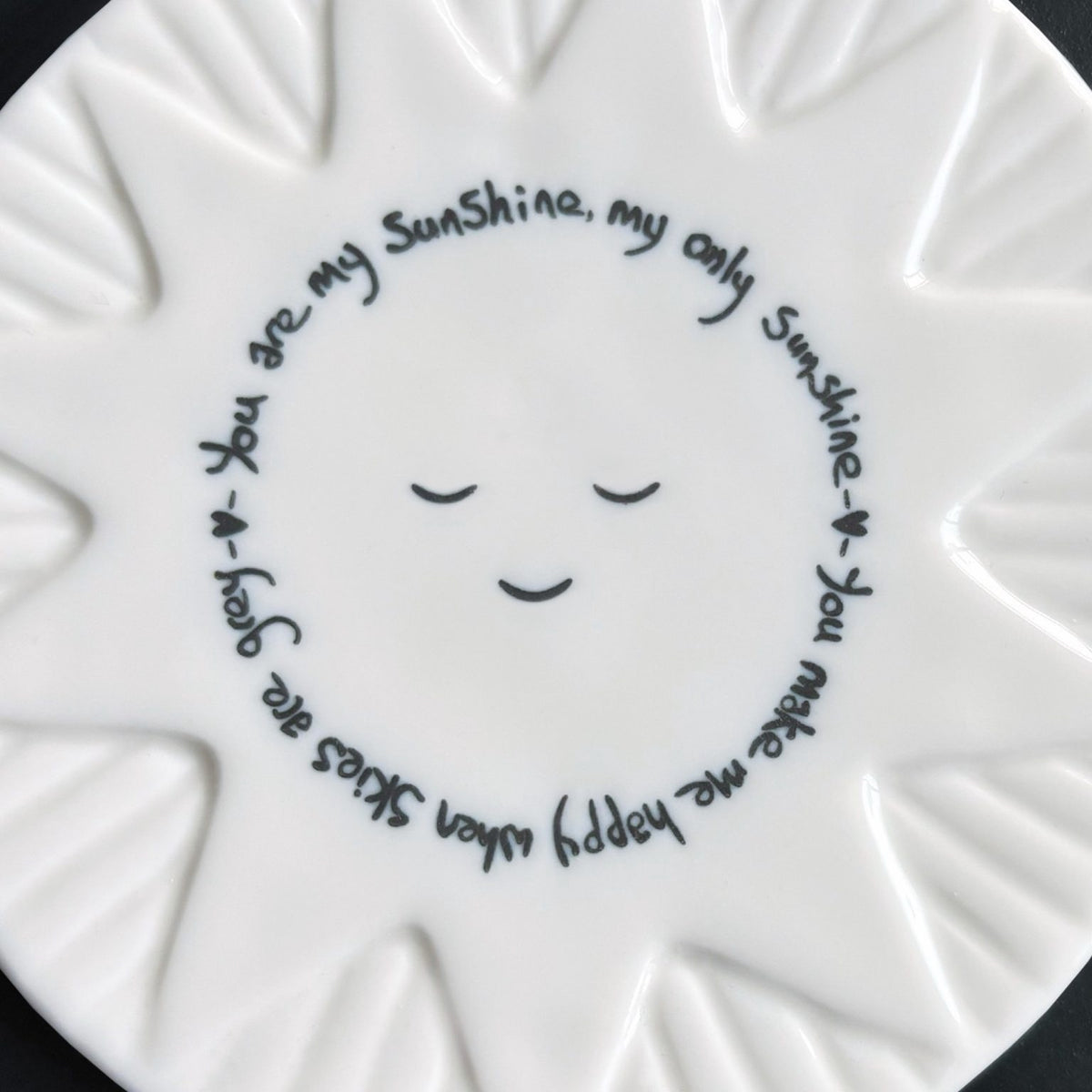 East Of India Ceramic - Round Sunshine Hanging Disc Decoration - You are my Sunshine
