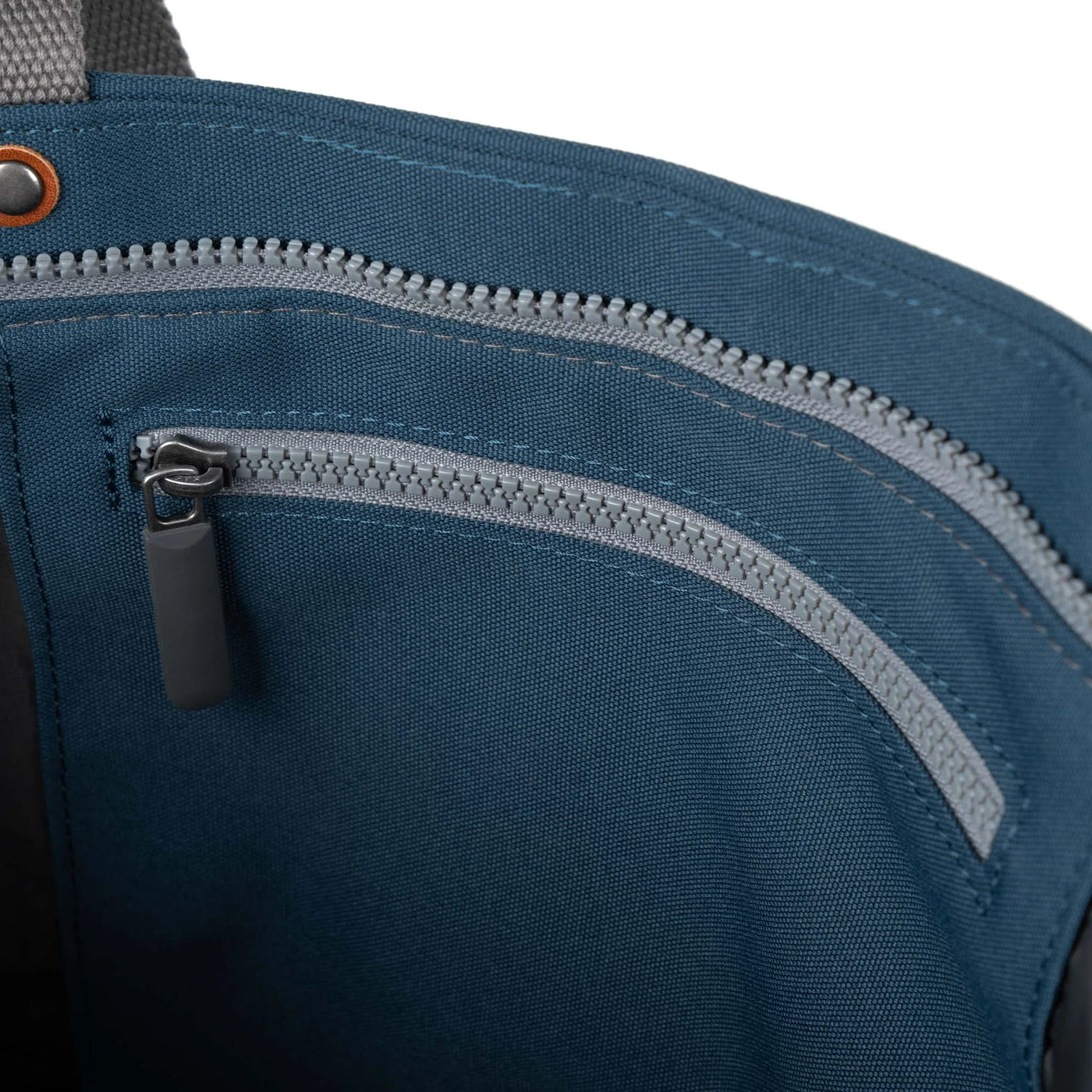ROKA Trafalgar Shoulder Bag -Sustainable CANVAS - Pacific Blue