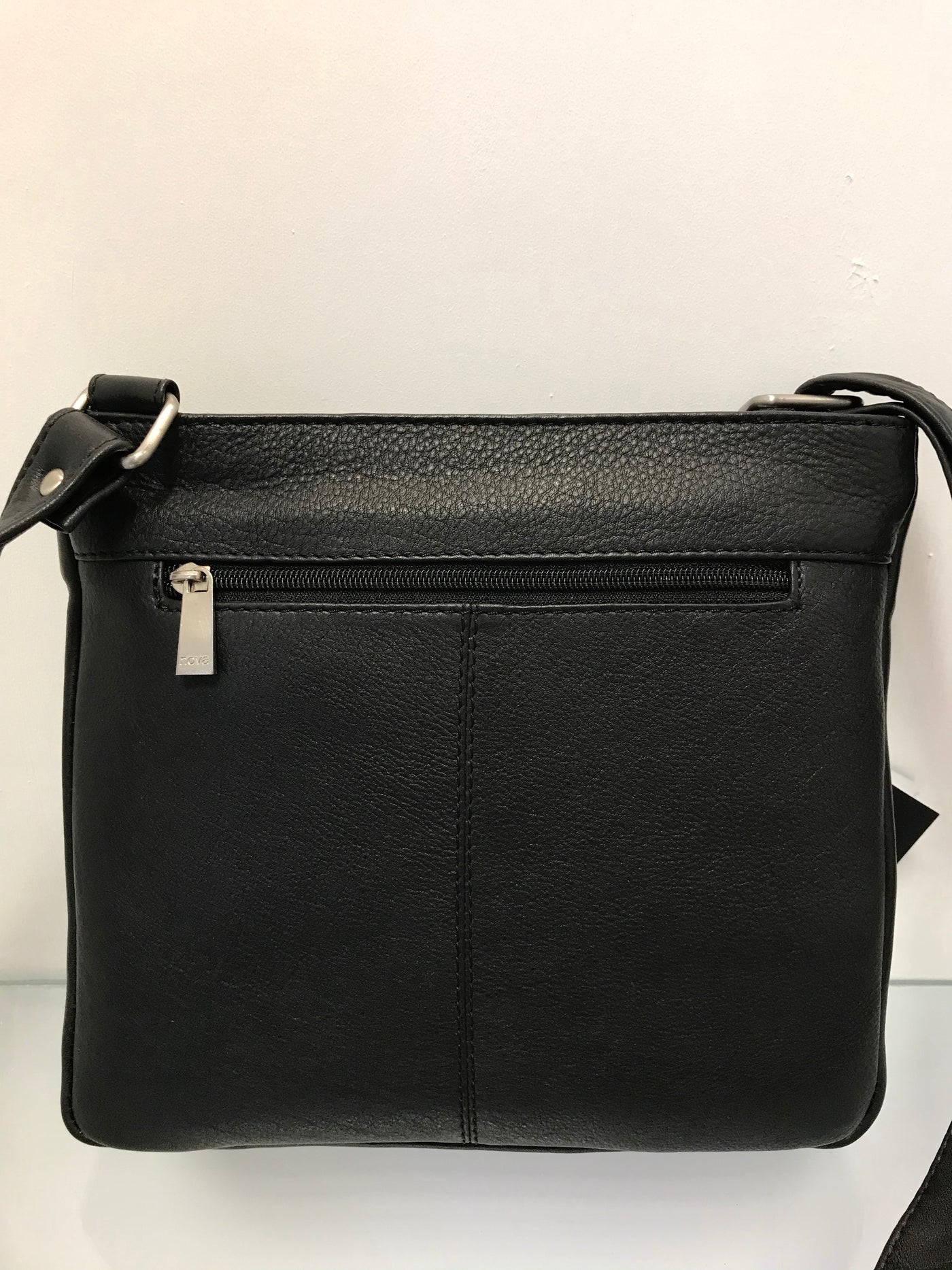 Nova Leathers Zip & Pocket Crossbody Handbag - Black (899S)